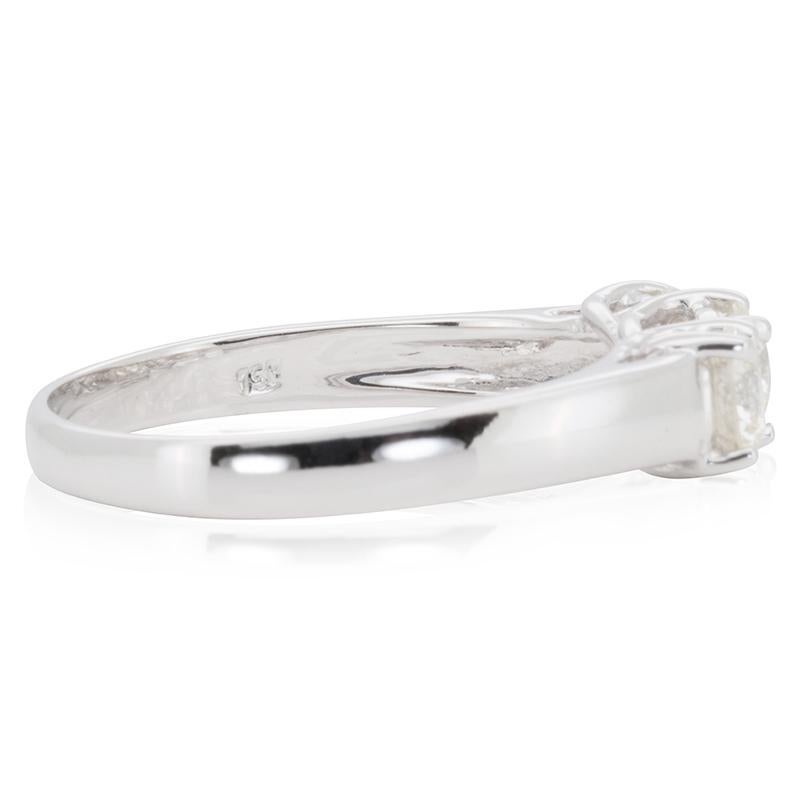Stunning 18k White Gold 3 Stone Diamond Ring w/1.20 ct - IGI Certified For Sale 3