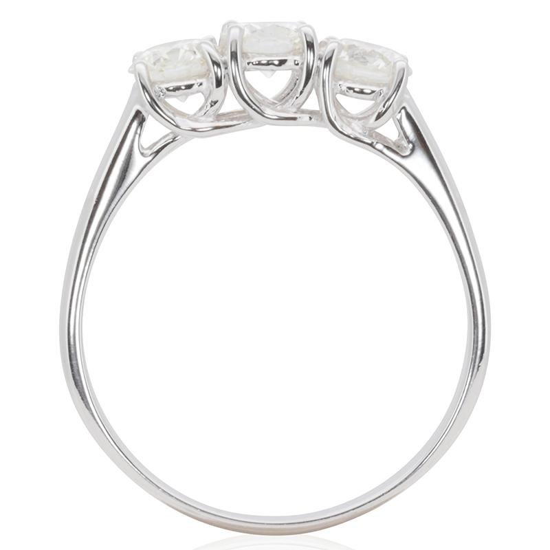 Stunning 18k White Gold 3 Stone Diamond Ring w/1.20 ct - IGI Certified For Sale 4