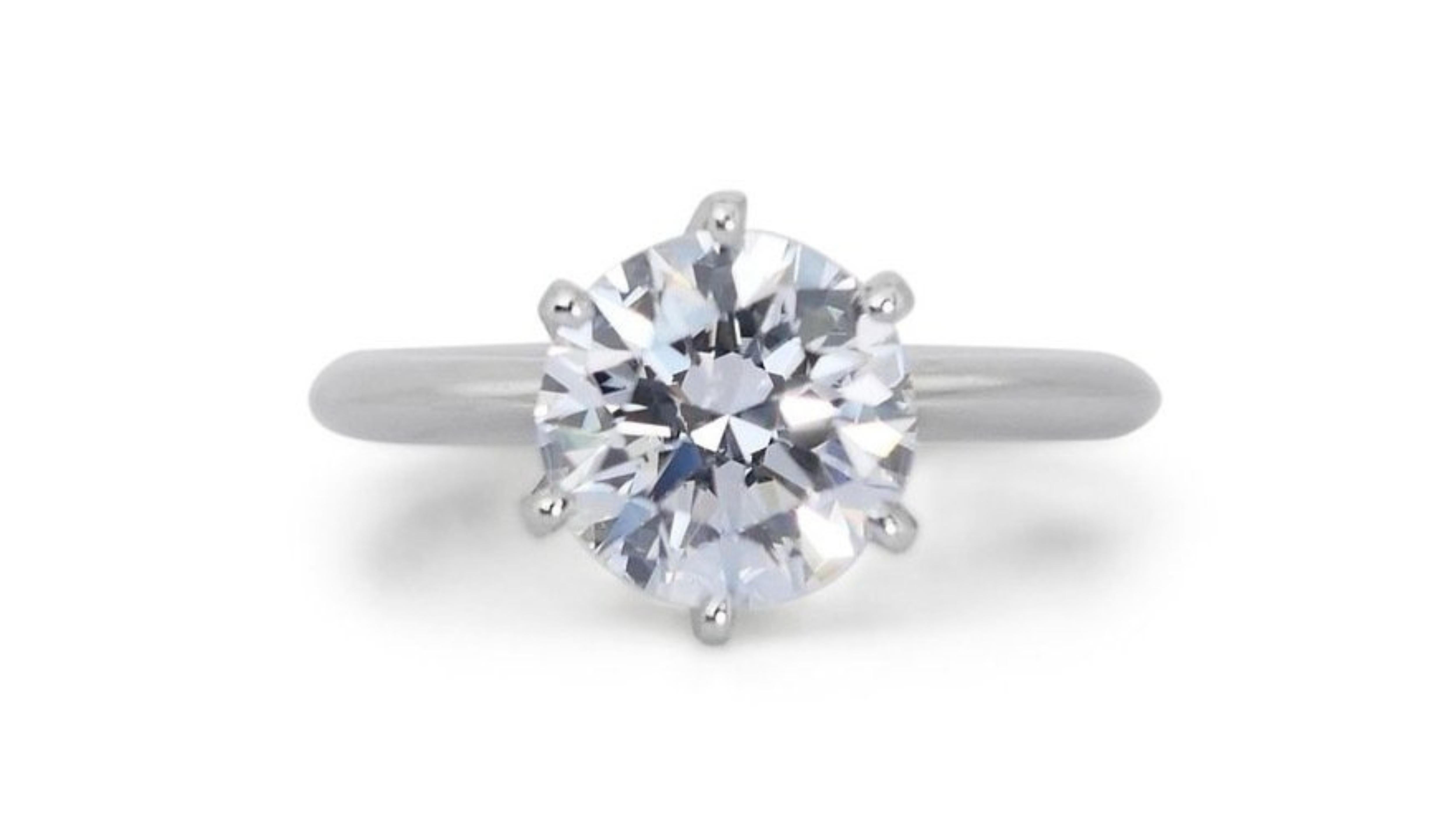 Round Cut Stunning 18k White Gold 3.00 Carat Round Brilliant Diamond Solitaire Ring For Sale