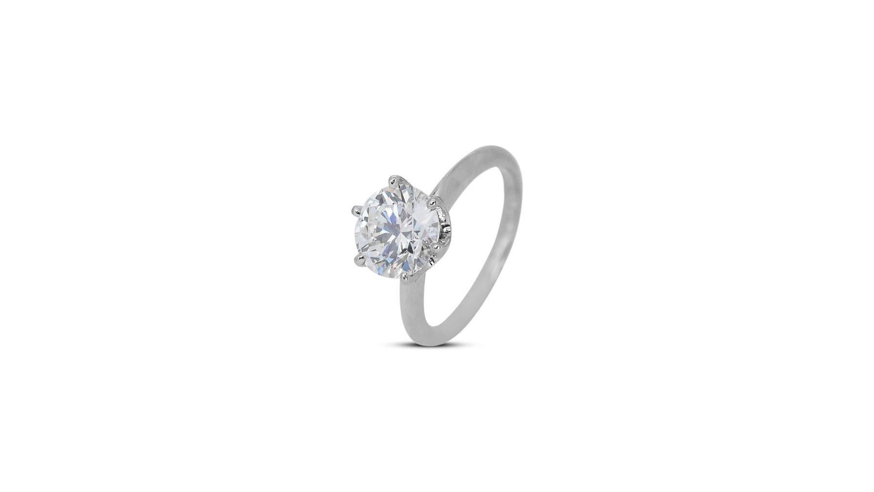 Women's Stunning 18k White Gold 3.00 Carat Round Brilliant Diamond Solitaire Ring For Sale