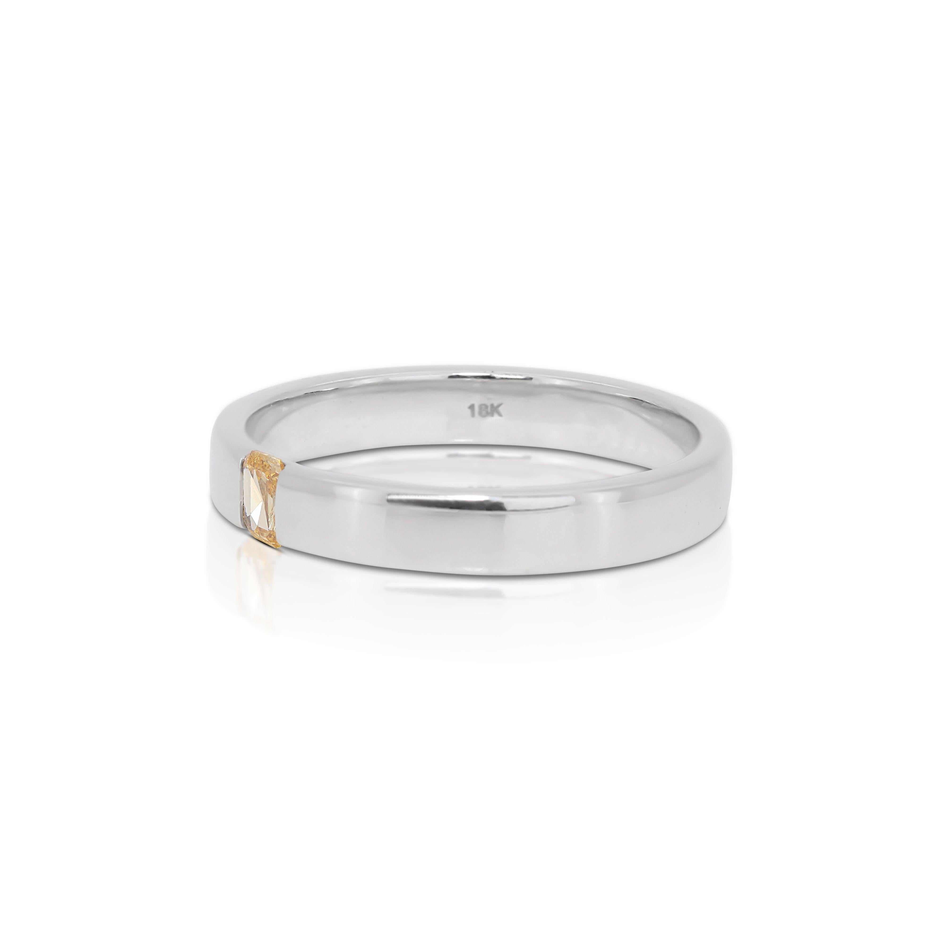 Atemberaubender Ring aus 18 Karat Weißgold mit 0,10 Karat natürlichen Diamanten, NGI-Zertifikat im Angebot 1
