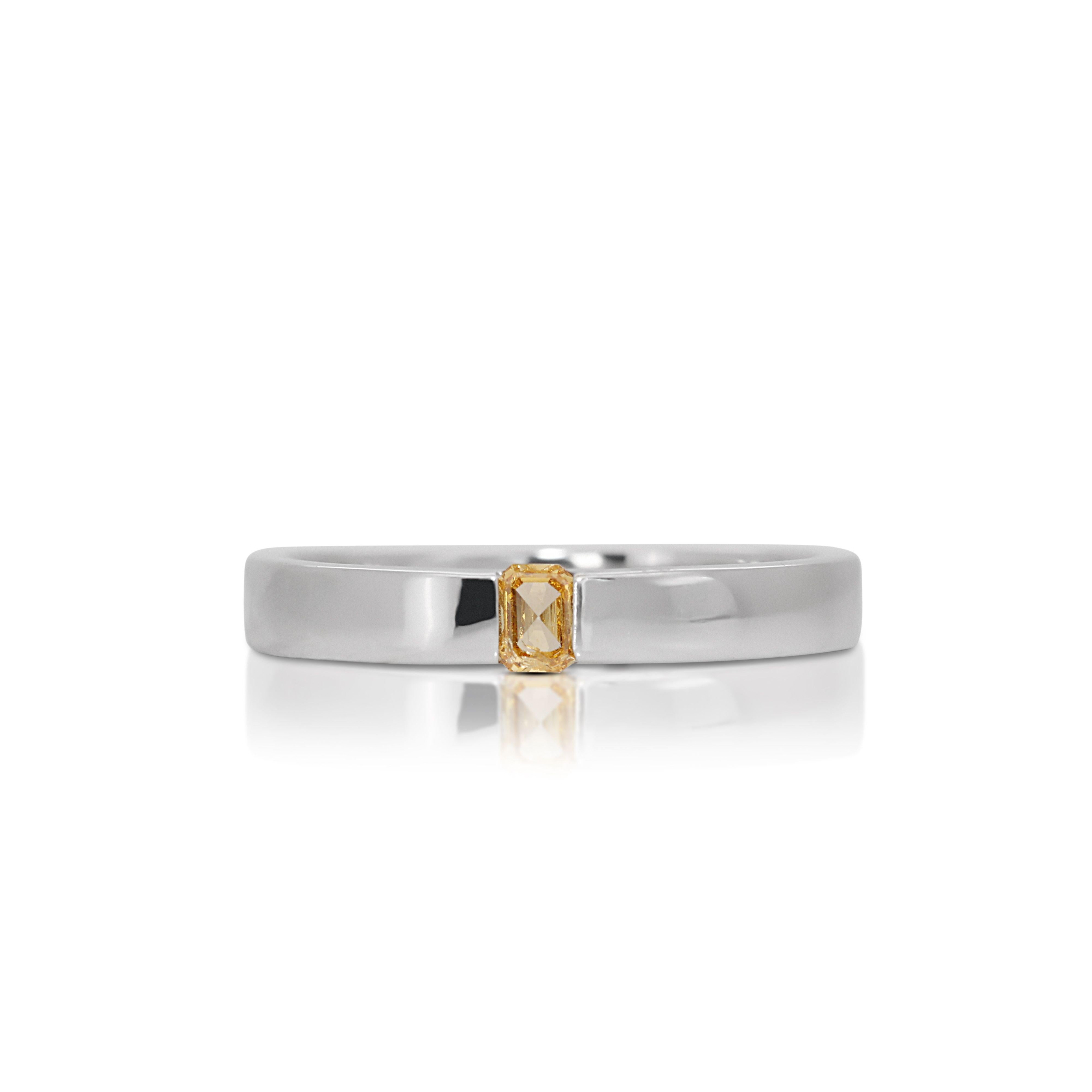 Stunning 18k White Gold Band Ring with 0.10 Ct Natural Diamonds NGI Certificate
