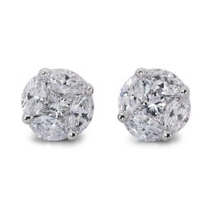Stunning 18k White Gold Earrings with 2.24 total carat Natural Diamond