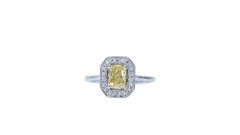 Stunning 18k White Gold Fancy Color Ring with 1.10 Ct Natural Diamonds, GIA Cert