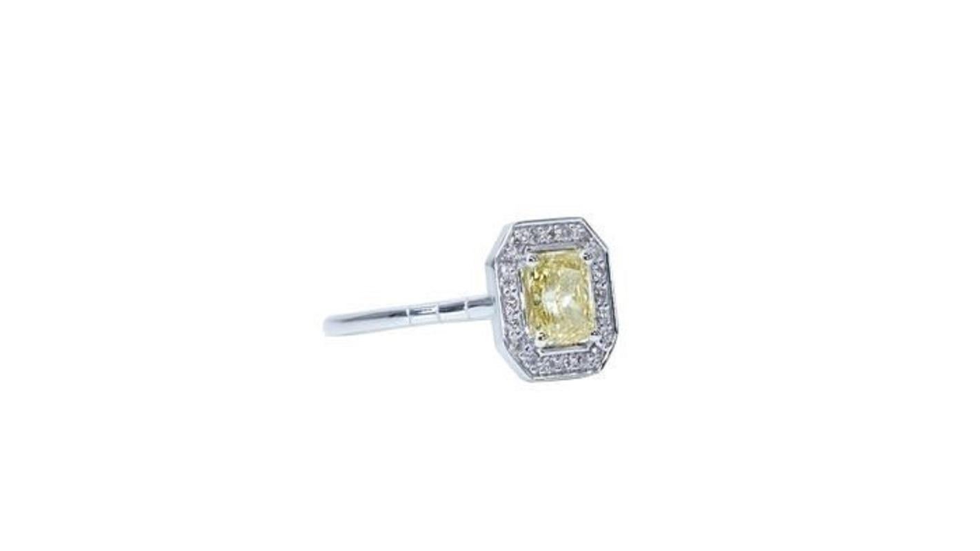 Stunning 18k White Gold Fancy Color Ring with 1.10 Ct Natural Diamonds, GIA Cert In New Condition For Sale In רמת גן, IL