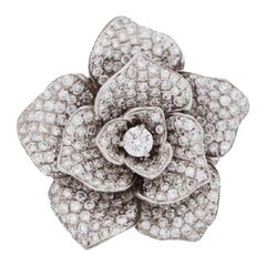 Atemberaubender Blumenring aus 18 Karat Weißgold mit 3,13 Karat natürlichen Diamanten
