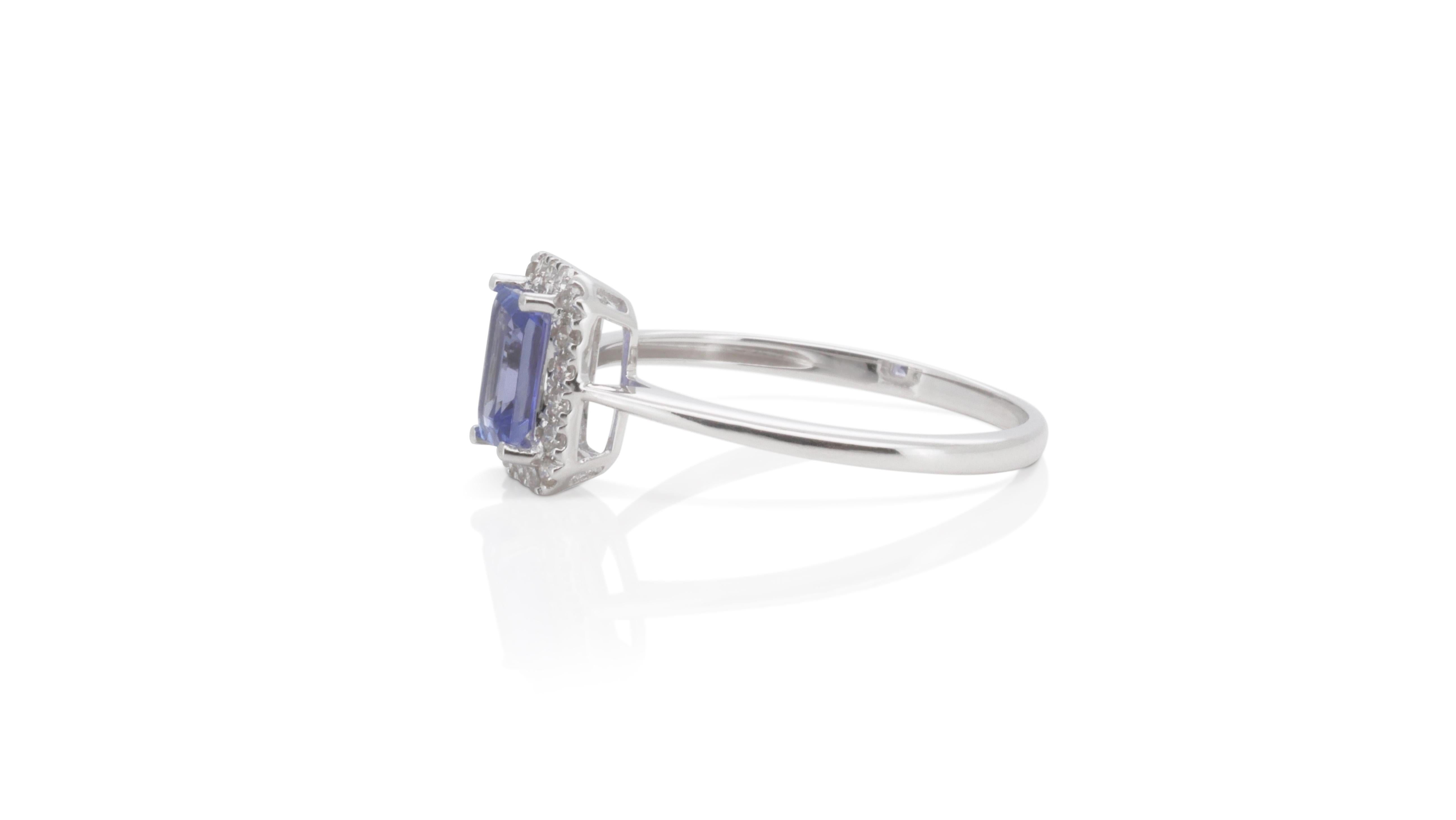 Stunning 18k White Gold Halo Ring 0.71 Ct Natural Tanzanite & Diamonds NGI Cert In Excellent Condition For Sale In רמת גן, IL
