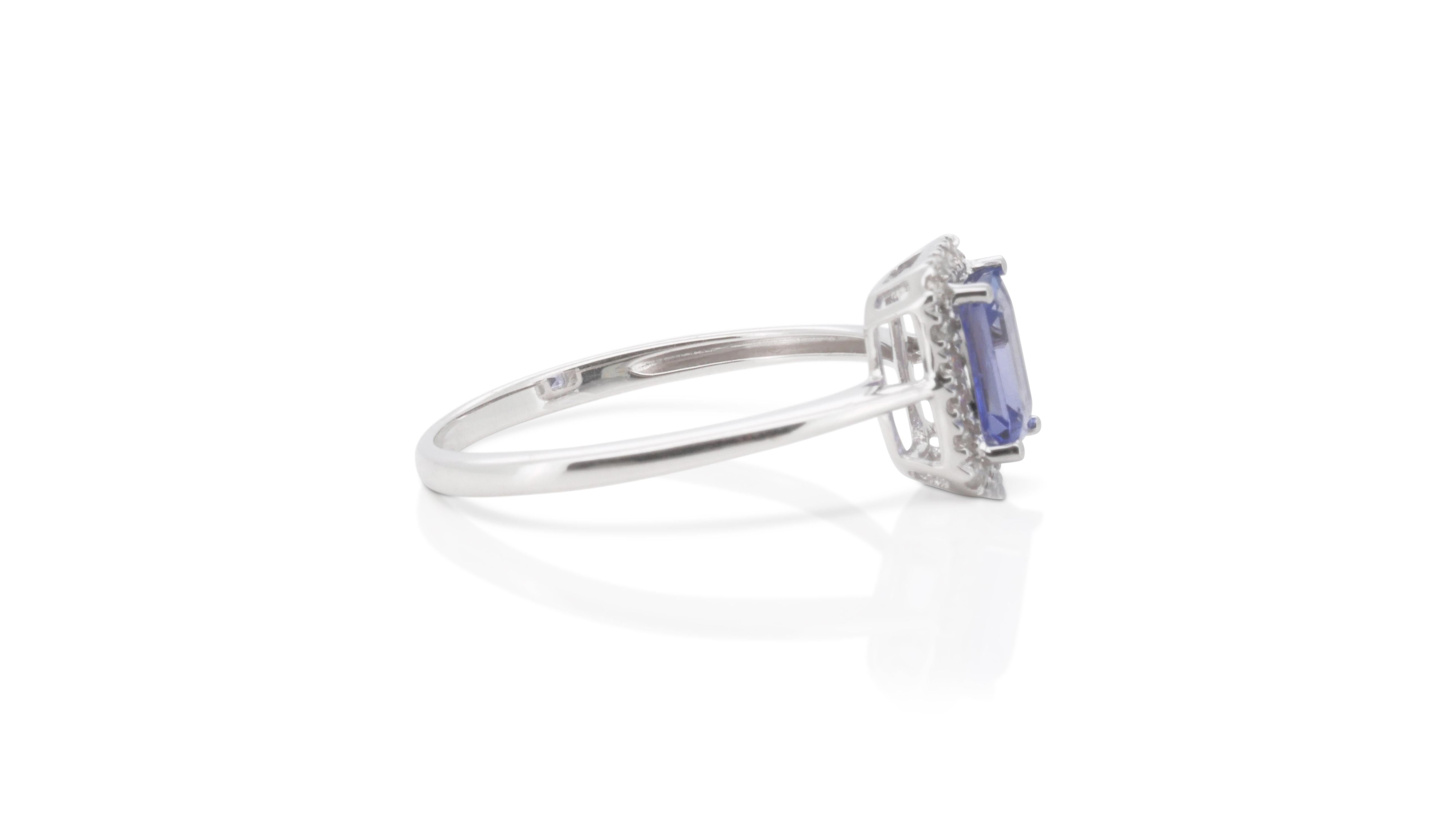 Stunning 18k White Gold Halo Ring 0.71 Ct Natural Tanzanite & Diamonds NGI Cert For Sale 2