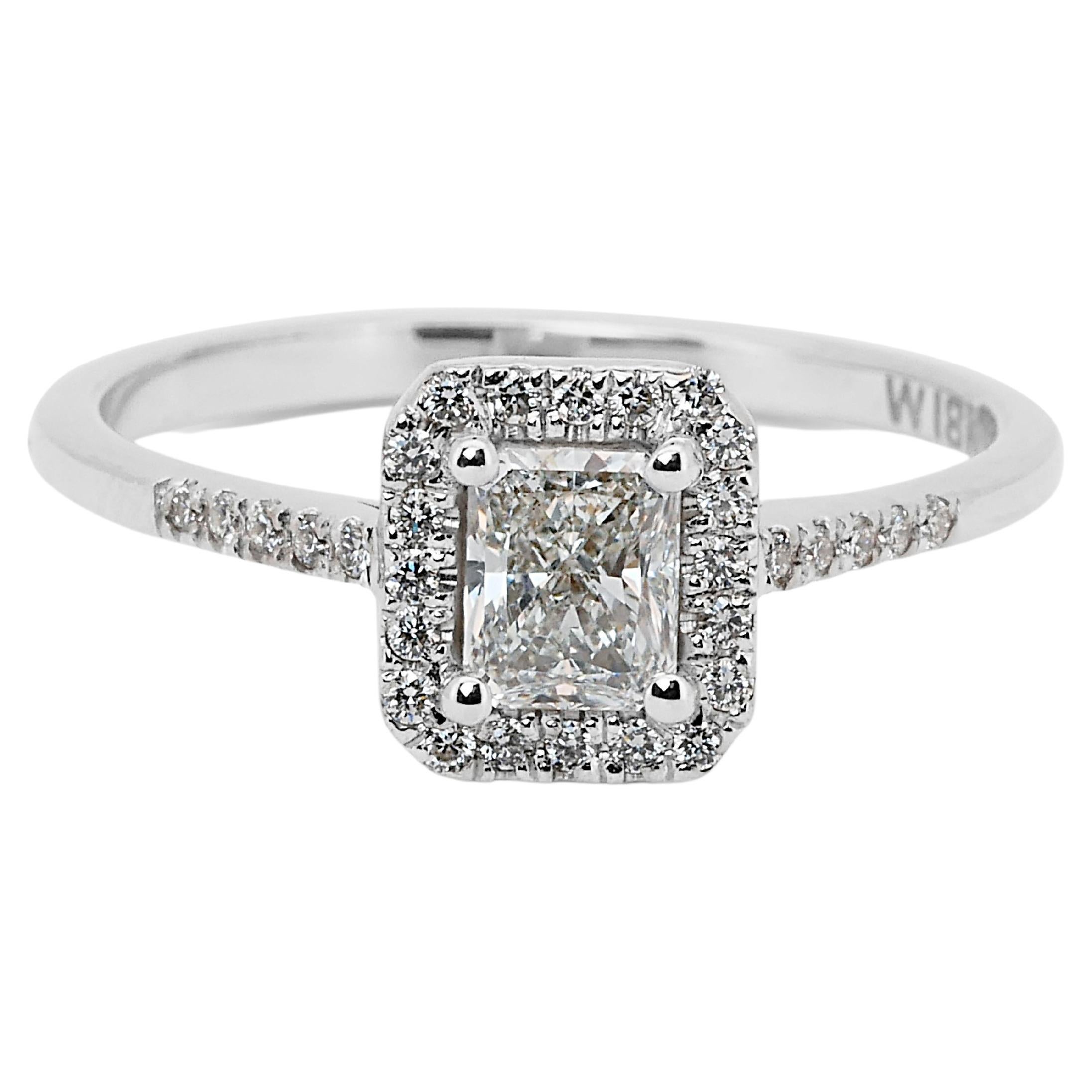 Stunning 18k White Gold Halo Ring with 0.63ct Natural Diamonds GIA Certificate