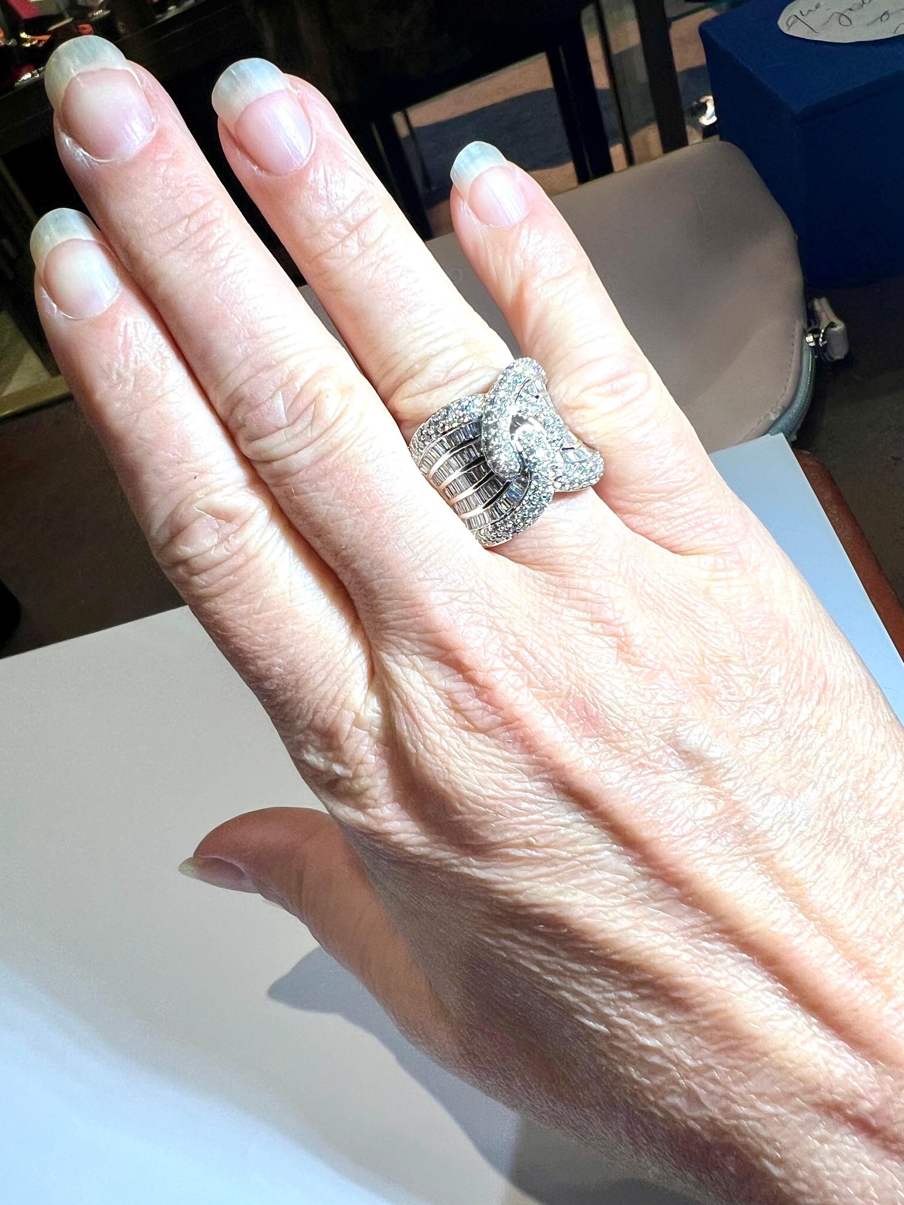 Artist Stunning 18K White Gold Knot Ring with 4ct Baguette & Round Diamonds For Sale