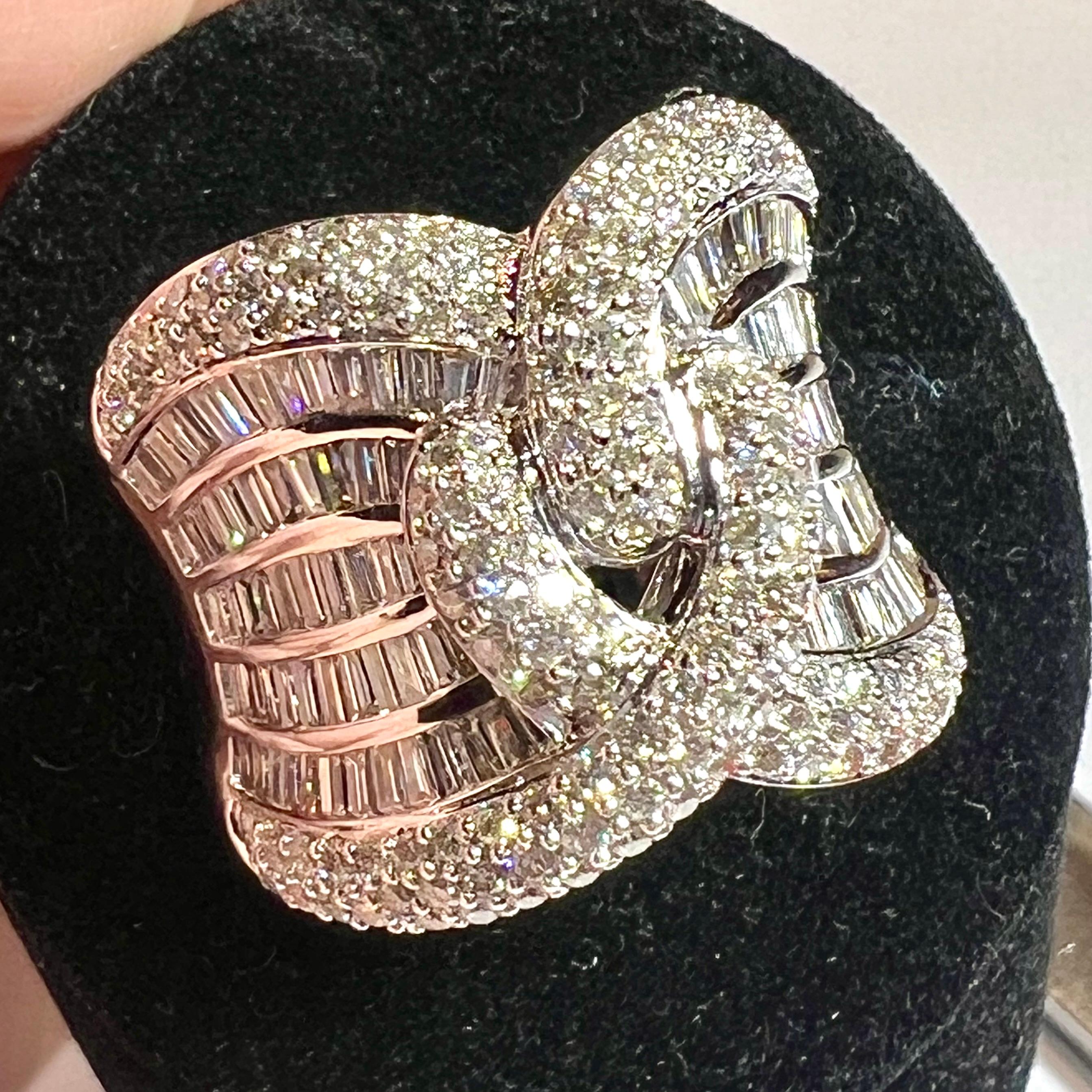 Women's Stunning 18K White Gold Knot Ring with 4ct Baguette & Round Diamonds For Sale