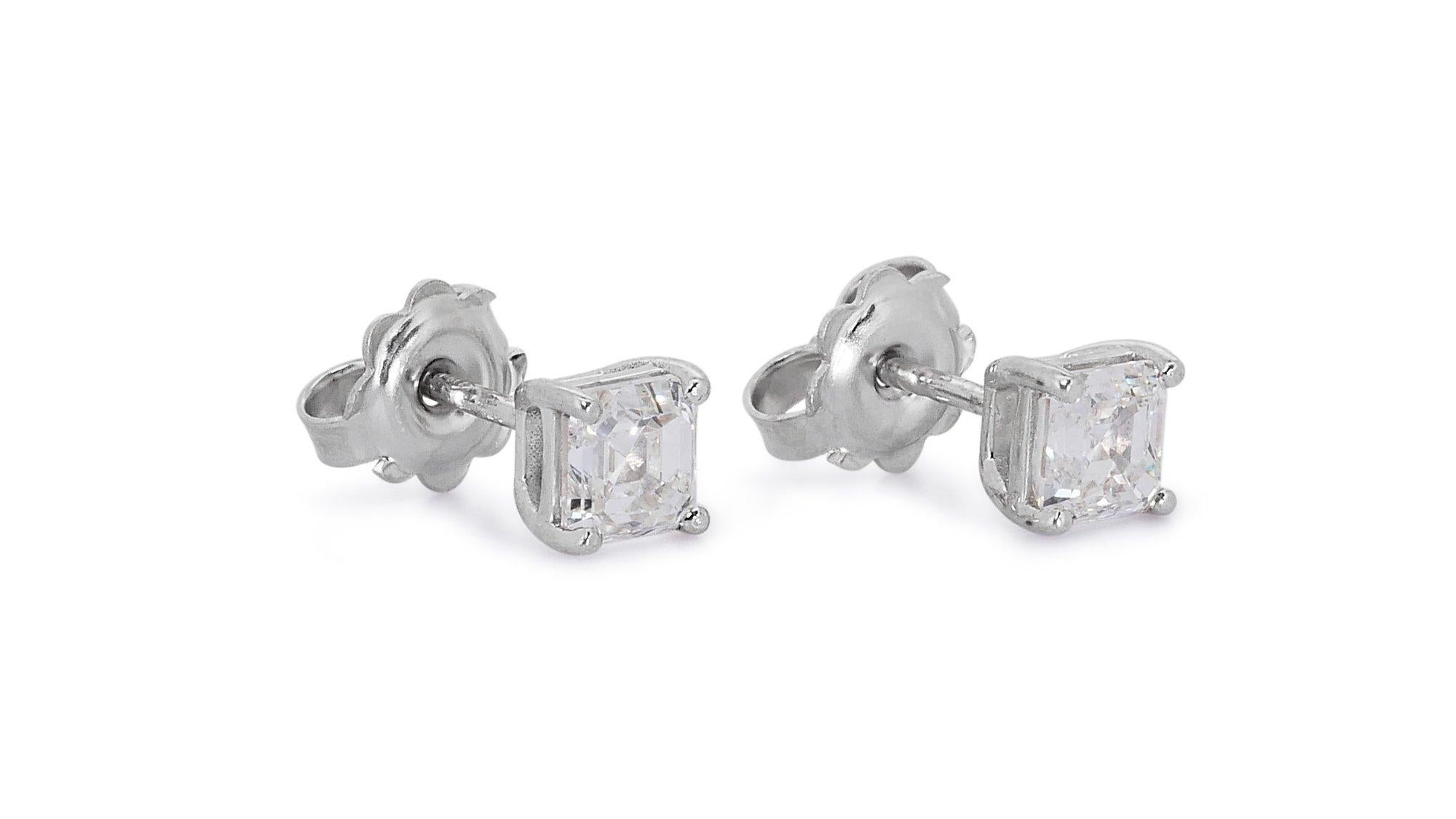 
Stunning 18K White Gold Natural Diamonds Stud Earrings w/1.12 Carat - GIA Certified

Presenting these stunning diamond stud earrings that showcase a total of 1.12 carats of sparkling square diamonds. Crafted in luxurious 18K white gold, these stud