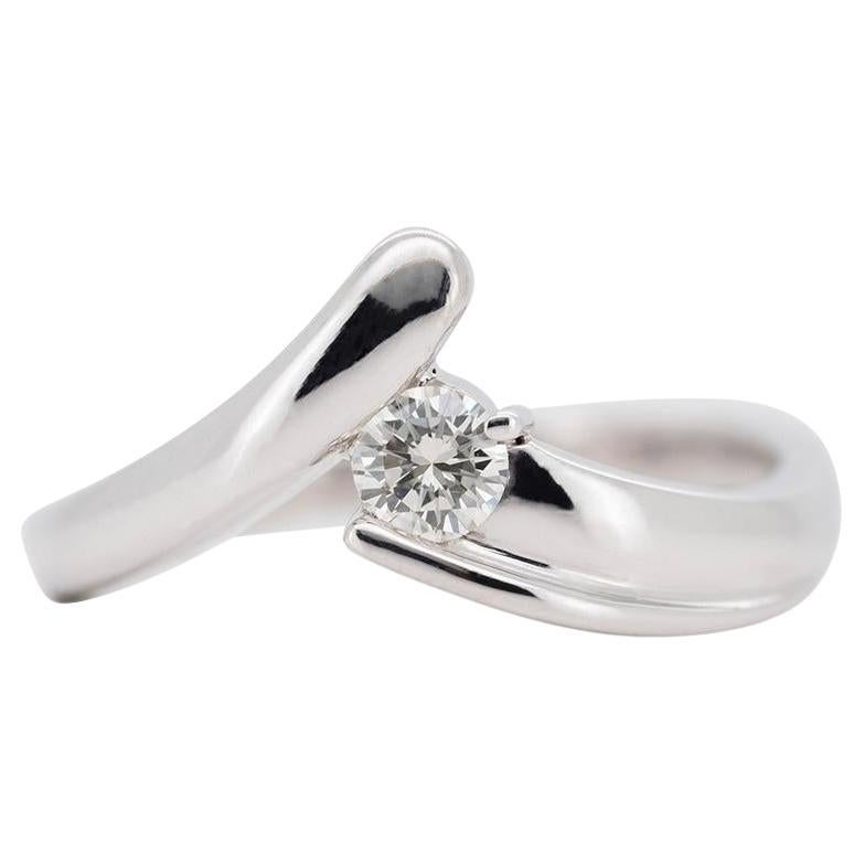 Stunning 18k White Gold Ring with 0.15 Ct Natural Diamonds For Sale