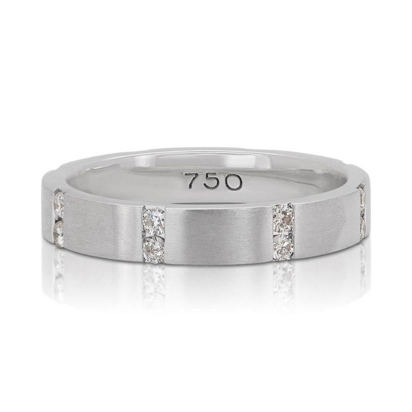 Stunning 18K White Gold Ring with 0.32ct Round Brilliant Natural Diamond For Sale 2