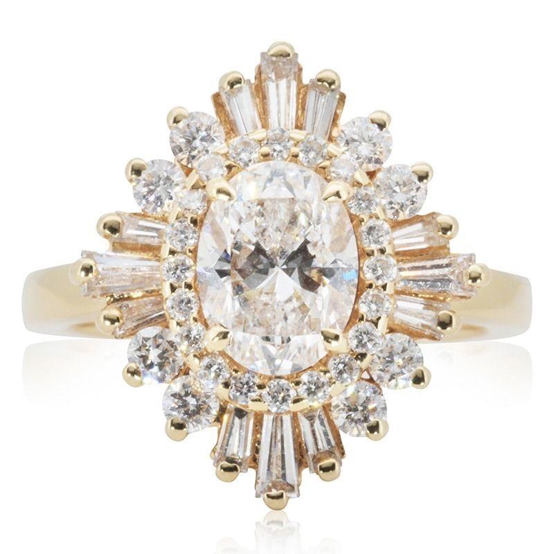 Ein wunderschöner Ring mit einem funkelnden 0,94 Karat runden Brillanten. Das Schmuckstück ist aus 18 Karat Gelbgold mit einer hochwertigen Politur gefertigt. Es kommt mit GIA-Zertifikat ein schickes Schmuckkästchen.

1 Diamanten Hauptstein von 0,94