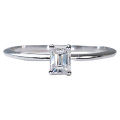 Stunning 18k White Gold Solitaire Ring with 0.32 Ct Natural Diamond, GIA Cert Stunning 18k White Gold Solitaire Ring with 0.32 Ct Natural Diamond, GIA Cert