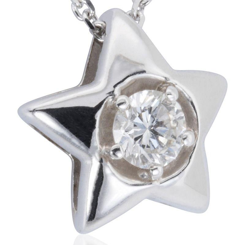 Stunning 18K White Gold Star Necklace with 0.16 ct Natural Diamond In New Condition For Sale In רמת גן, IL