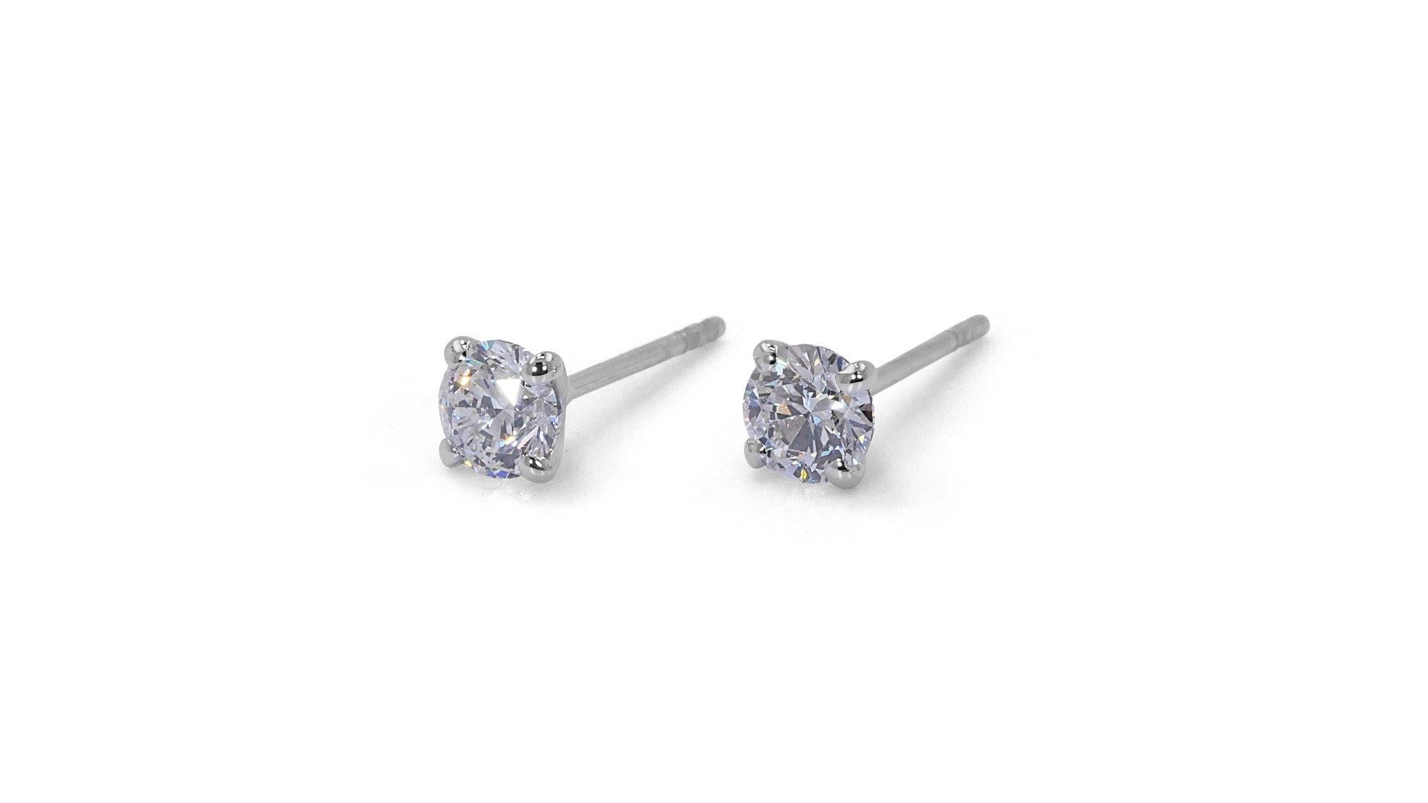 Stunning 18k White Gold Stud Earrings with 0.80 Ct Natural Diamonds GIA Cert For Sale 2