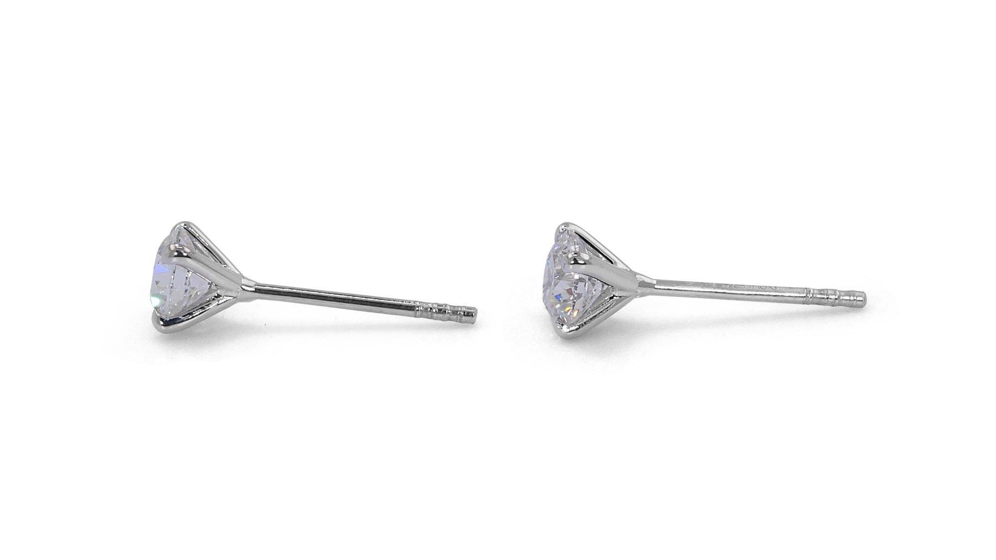 Stunning 18k White Gold Stud Earrings with 0.80 Ct Natural Diamonds GIA Cert For Sale 3