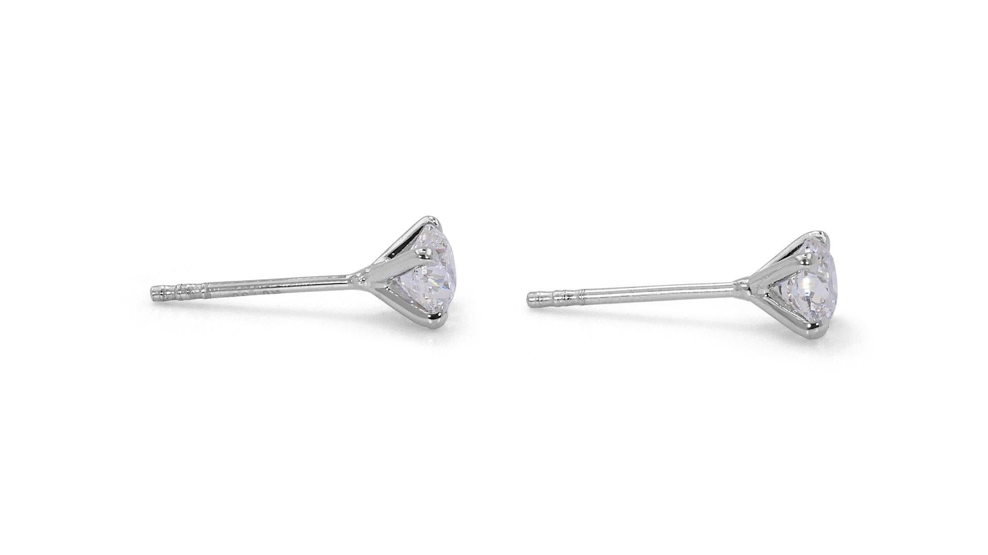 Stunning 18k White Gold Stud Earrings with 0.80 Ct Natural Diamonds GIA Cert For Sale 4