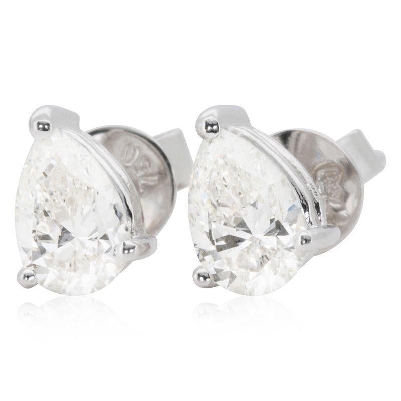 A beautiful earring with a dazzling 1.02 carat pear shape diamond. The jewelry is made of 18k white gold with a high quality polish. It comes with GIA certificate and a fancy jewelry box.

Metal: White Gold

Main Stone:
2 diamond main stone of 1.02