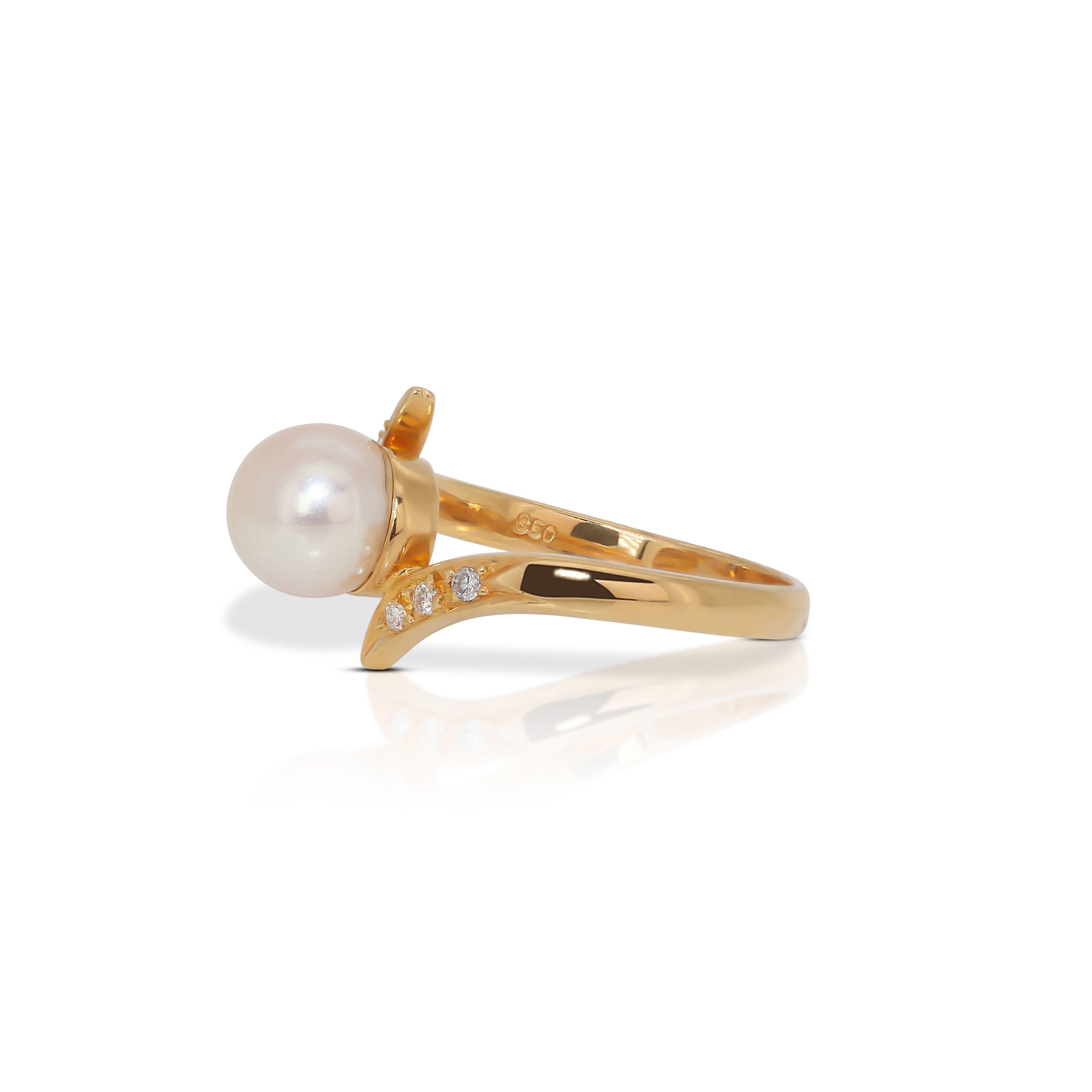 Superbe or jaune 18 carats avec perle Akoya 0,06 Neuf - En vente à רמת גן, IL