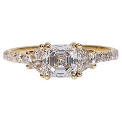 Stunning 18k Yellow gold 3 Stone Ring with 1.53 ct natural diamonds AIG Cert