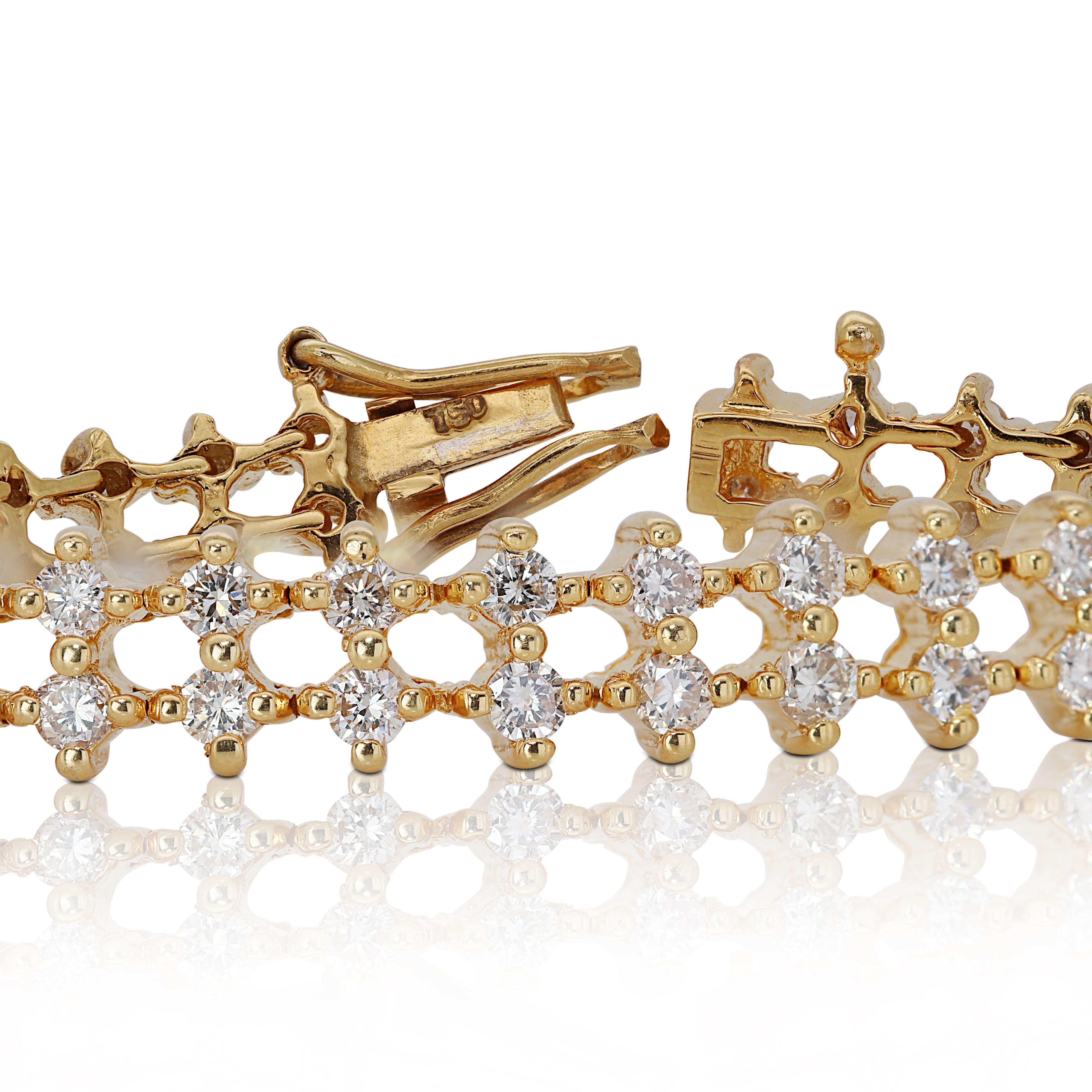 Women's Stunning 18k Yellow Gold Bracelet with 1.72 Total Carat of Natural Diamonds For Sale