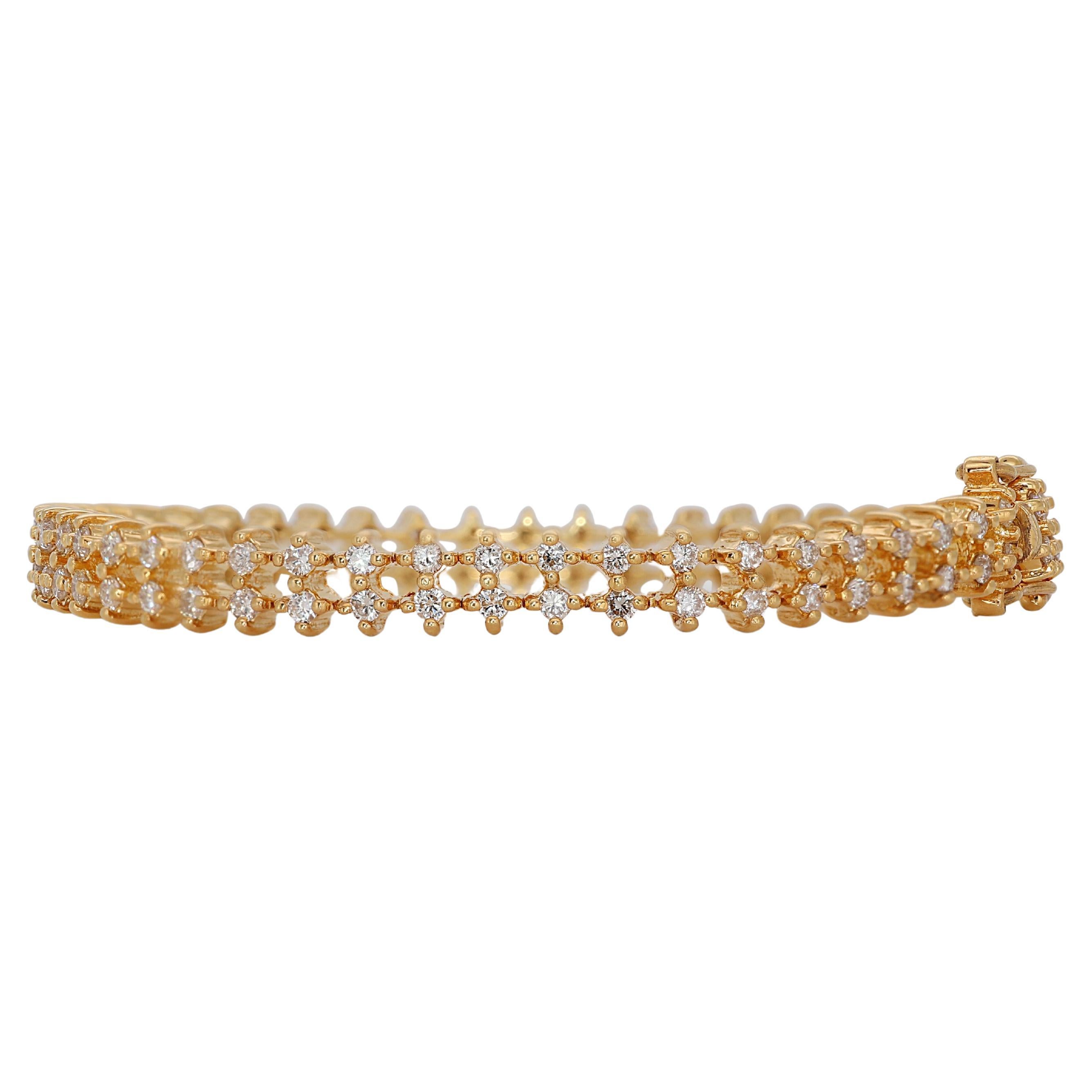 Stunning 18k Yellow Gold Bracelet with 1.72 Total Carat of Natural Diamonds For Sale