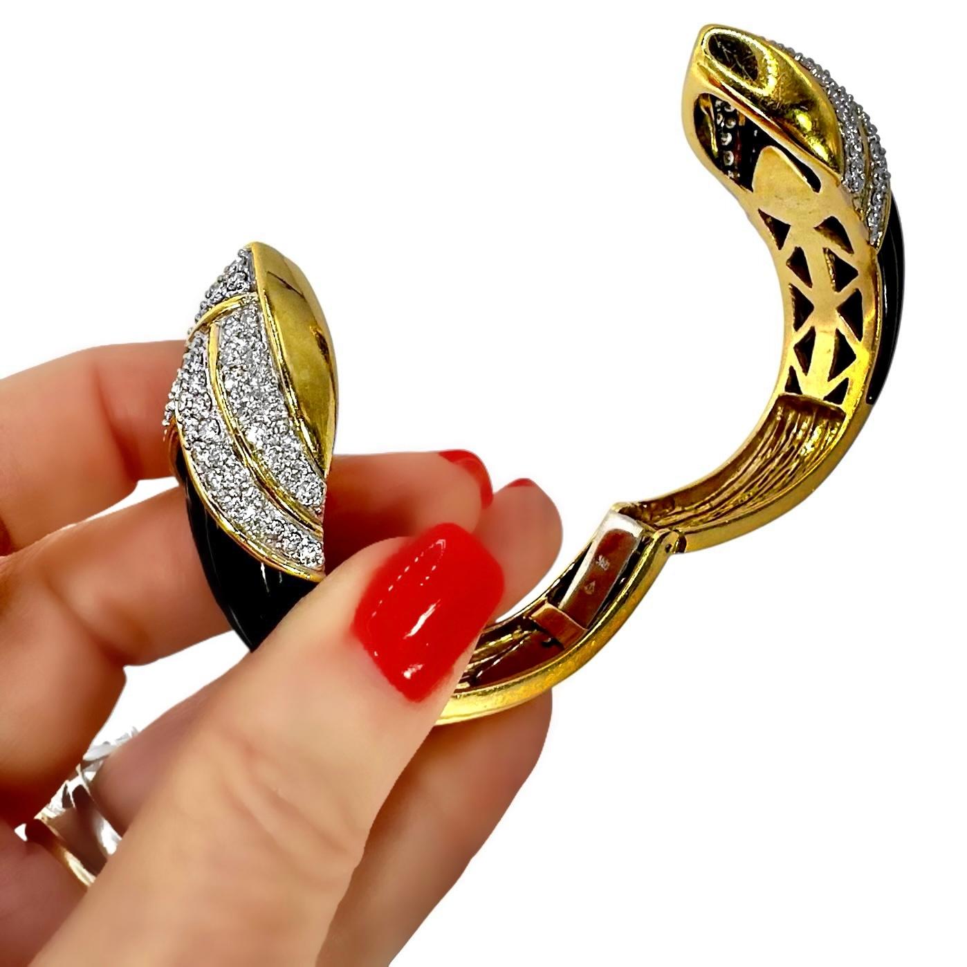 Superbe manchette en or jaune 18 carats, diamants et onyx cannelé du designer Charles Turi en vente 6