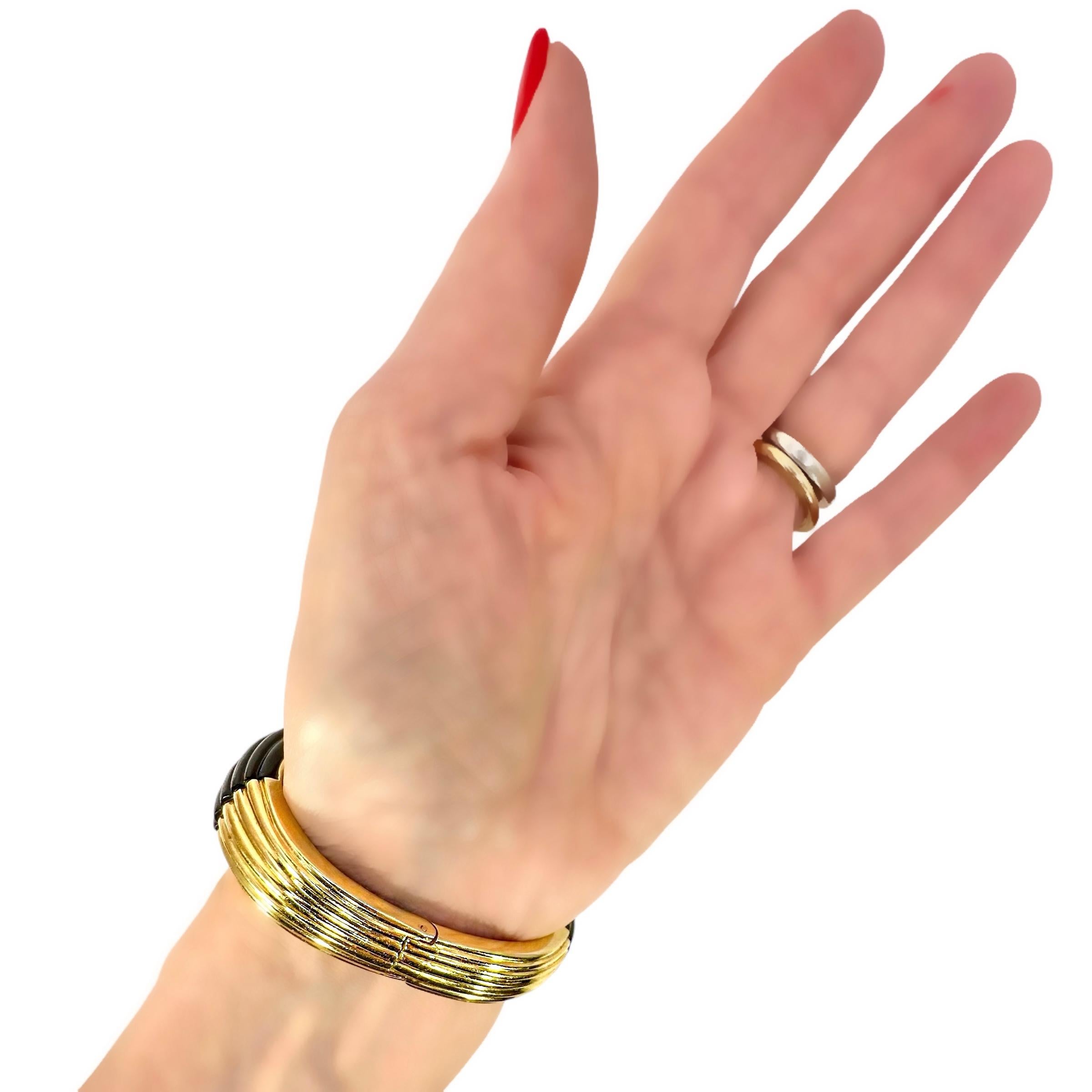 Superbe manchette en or jaune 18 carats, diamants et onyx cannelé du designer Charles Turi en vente 10