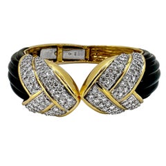 Atemberaubende Manschette aus 18 Karat Gelbgold, Diamanten und geriffeltem Onyx des Designers Charles Turi