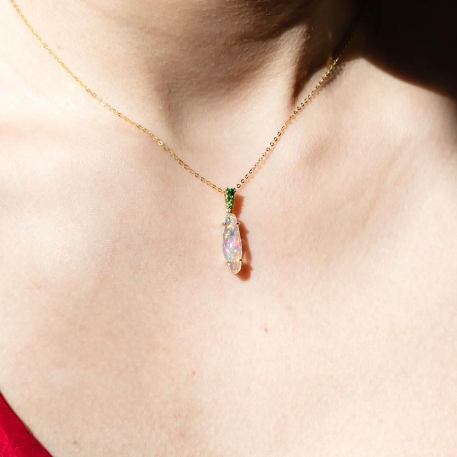 Stunning 18K Yellow Gold Pendant Necklace with Fire Opal & Tsavorite In New Condition For Sale In Suwanee, GA