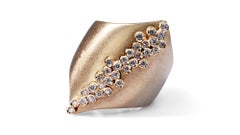 Impresionante Anillo de Oro Amarillo de 18k con 0,30 quilates totales de Diamante Natural