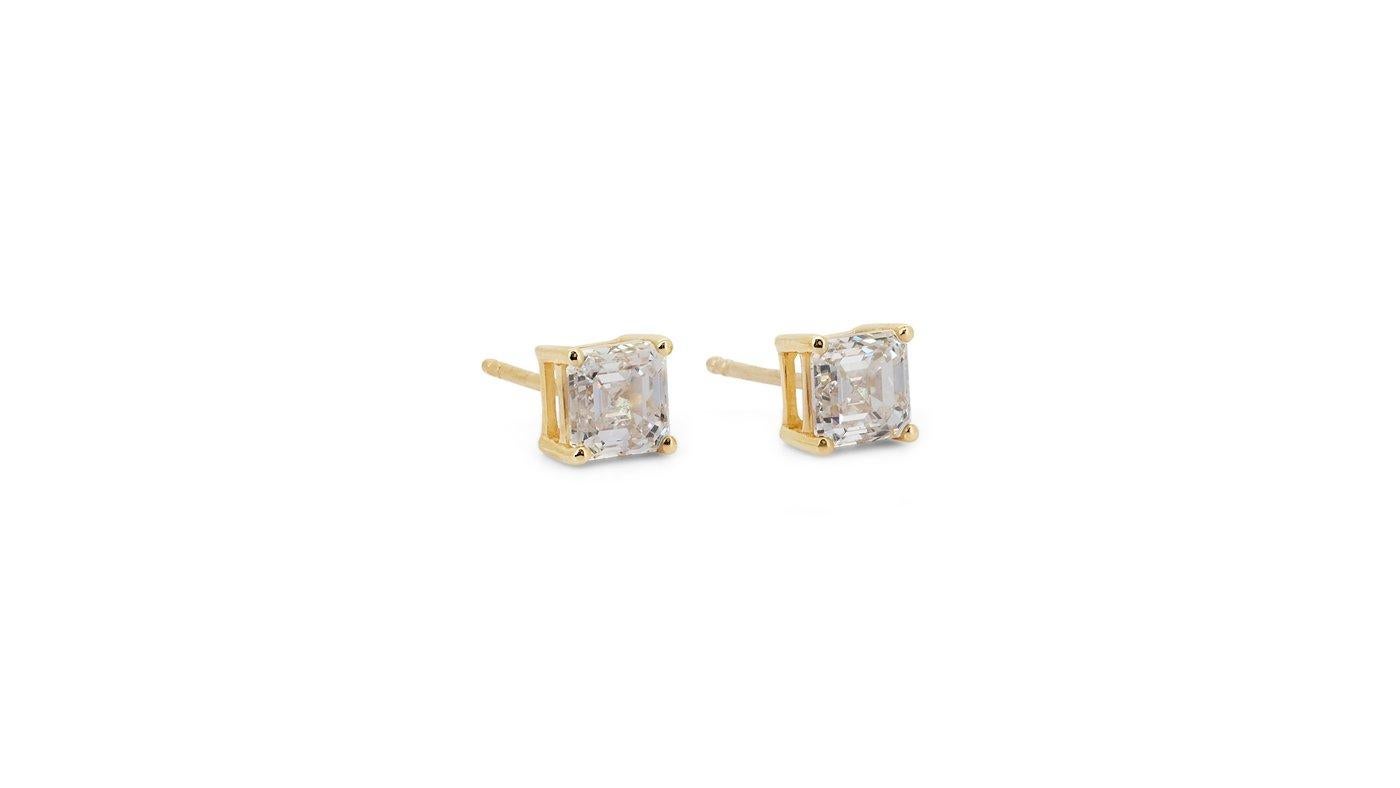 Women's Stunning 18k Yellow Gold Stud Earrings with 2.02ct Natural Diamonds IGI Cert For Sale