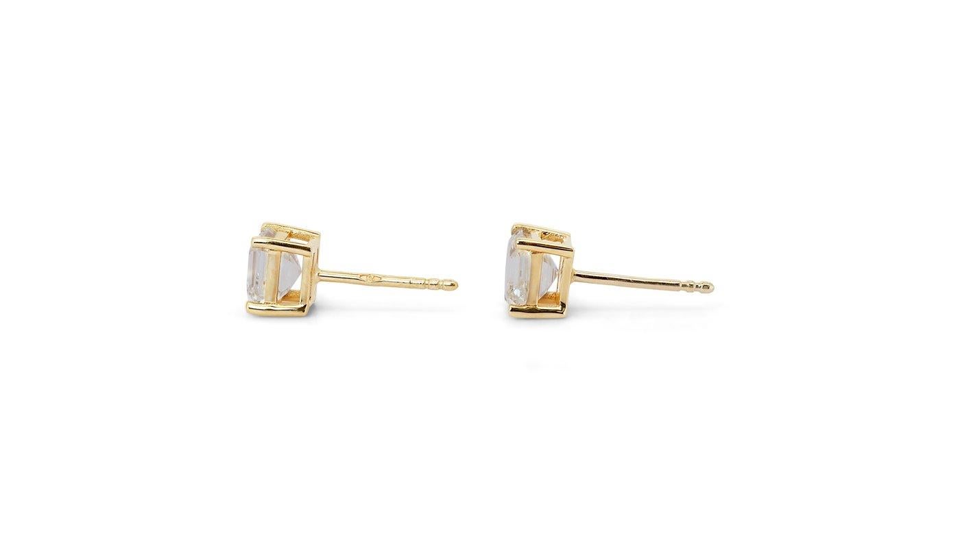 Stunning 18k Yellow Gold Stud Earrings with 2.02ct Natural Diamonds IGI Cert For Sale 1