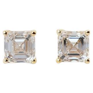 Stunning 18k Yellow Gold Stud Earrings with 2.02ct Natural Diamonds IGI Cert For Sale