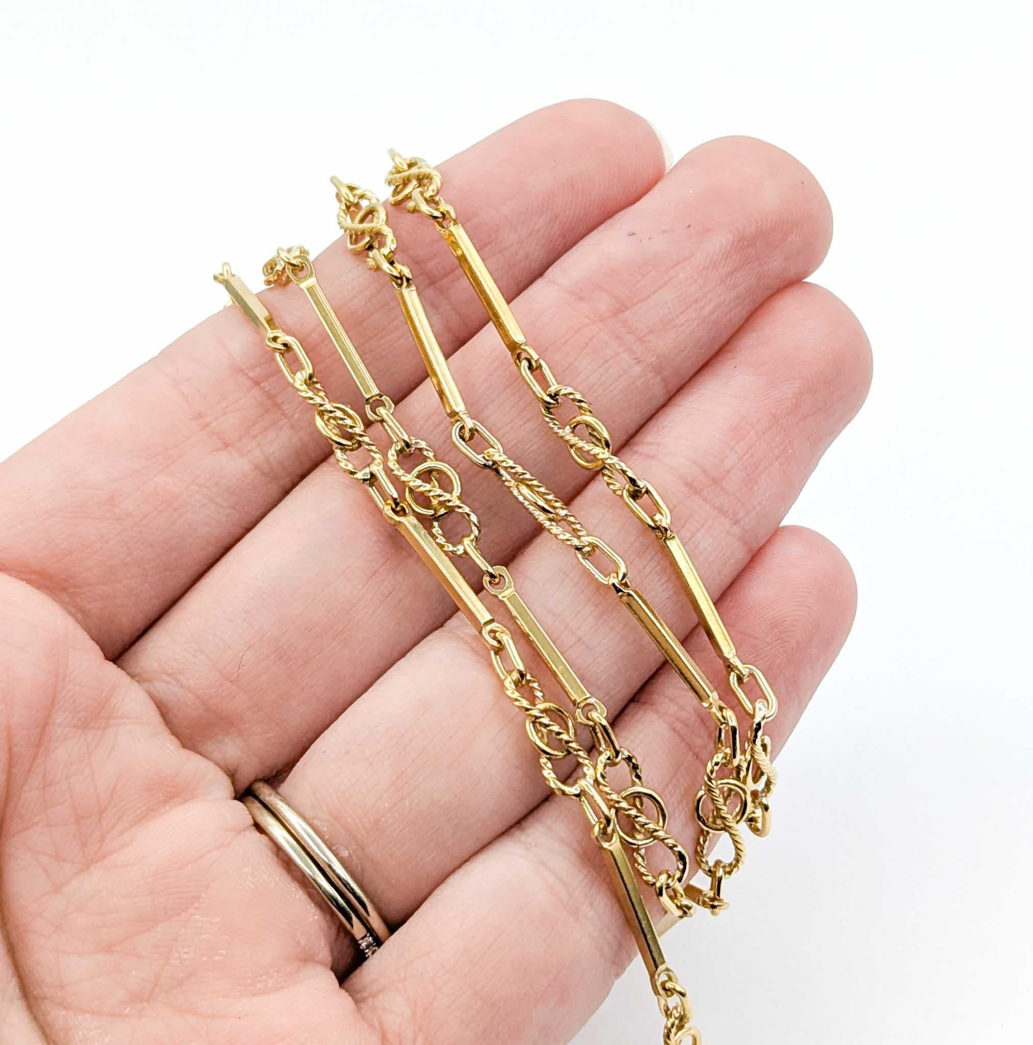 Stunning 18k Yellow Gold Vintage Necklace/FOB
Introducing this stunning 18k yellow gold vintage necklace/FOB, a beautifully crafted piece that exudes timeless elegance. Measuring an impressive 28
