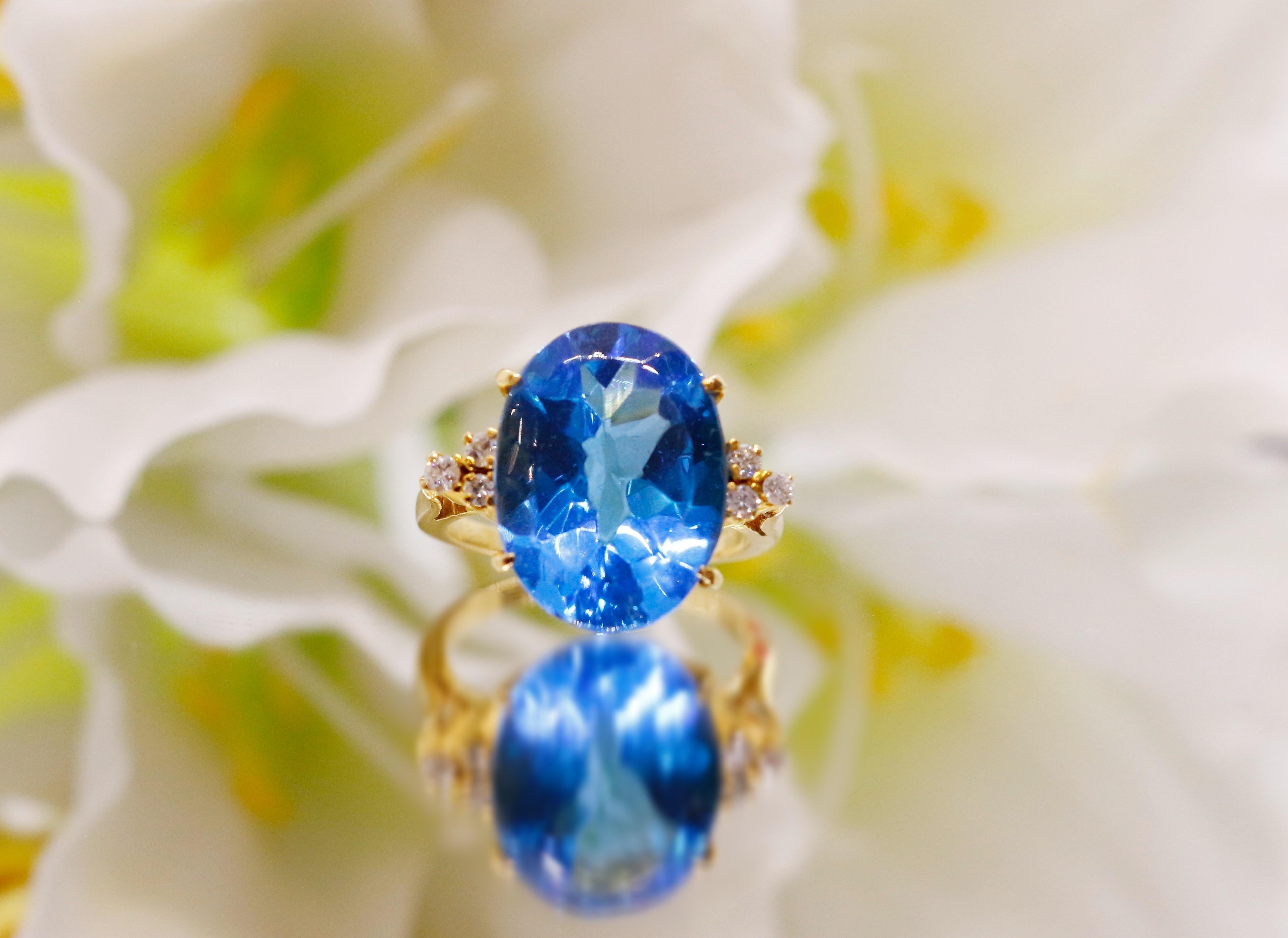 Stunning 18 Karat Blue Topaz & Diamond Engagement Ring In New Condition For Sale In Fukuoka City, Fukuoka