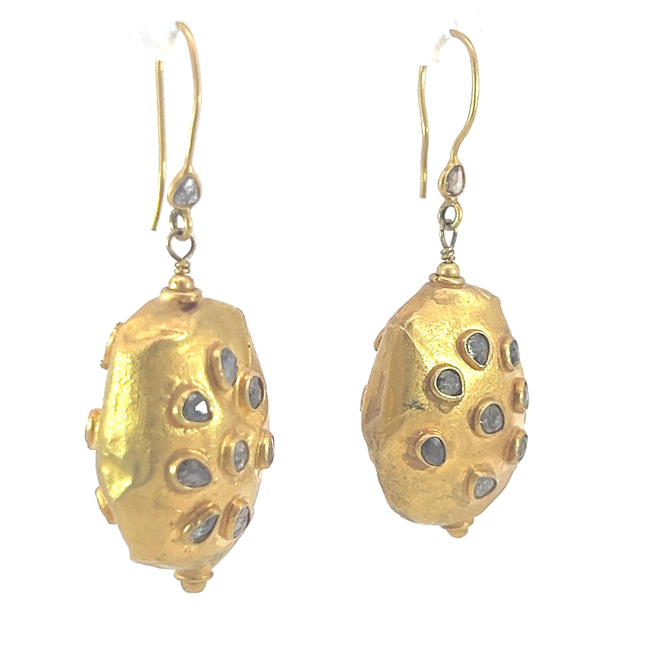 Splendidi orecchini a goccia in oro 18Kt e diamanti In condizioni Nuovo in vendita a New York, NY