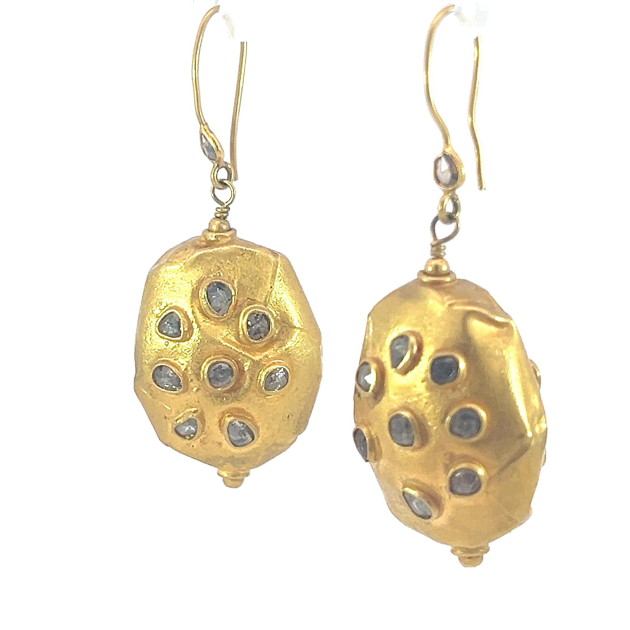 Donna Splendidi orecchini a goccia in oro 18Kt e diamanti in vendita