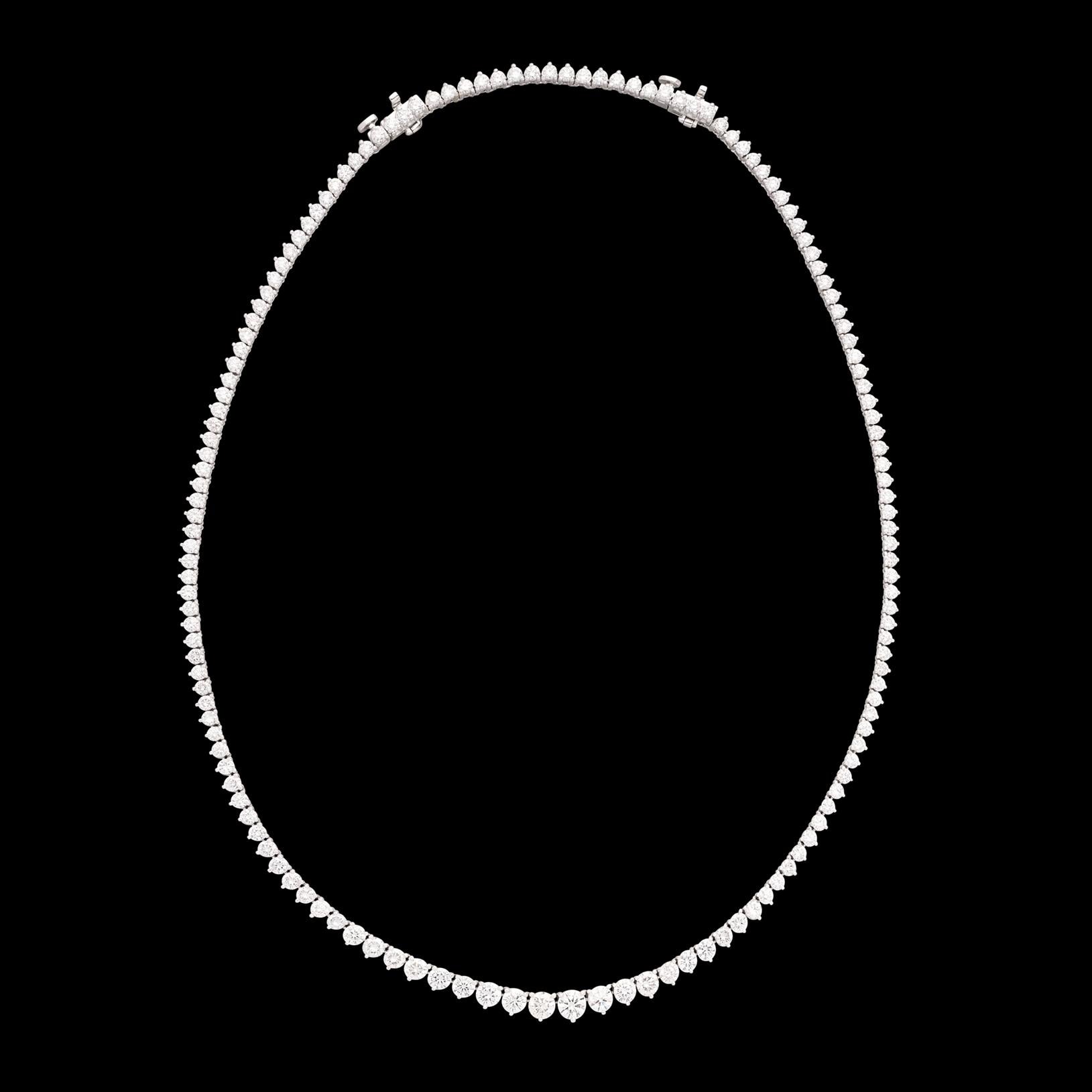 Round Cut Stunning 18kt Graduated Diamond Line Necklace For Sale