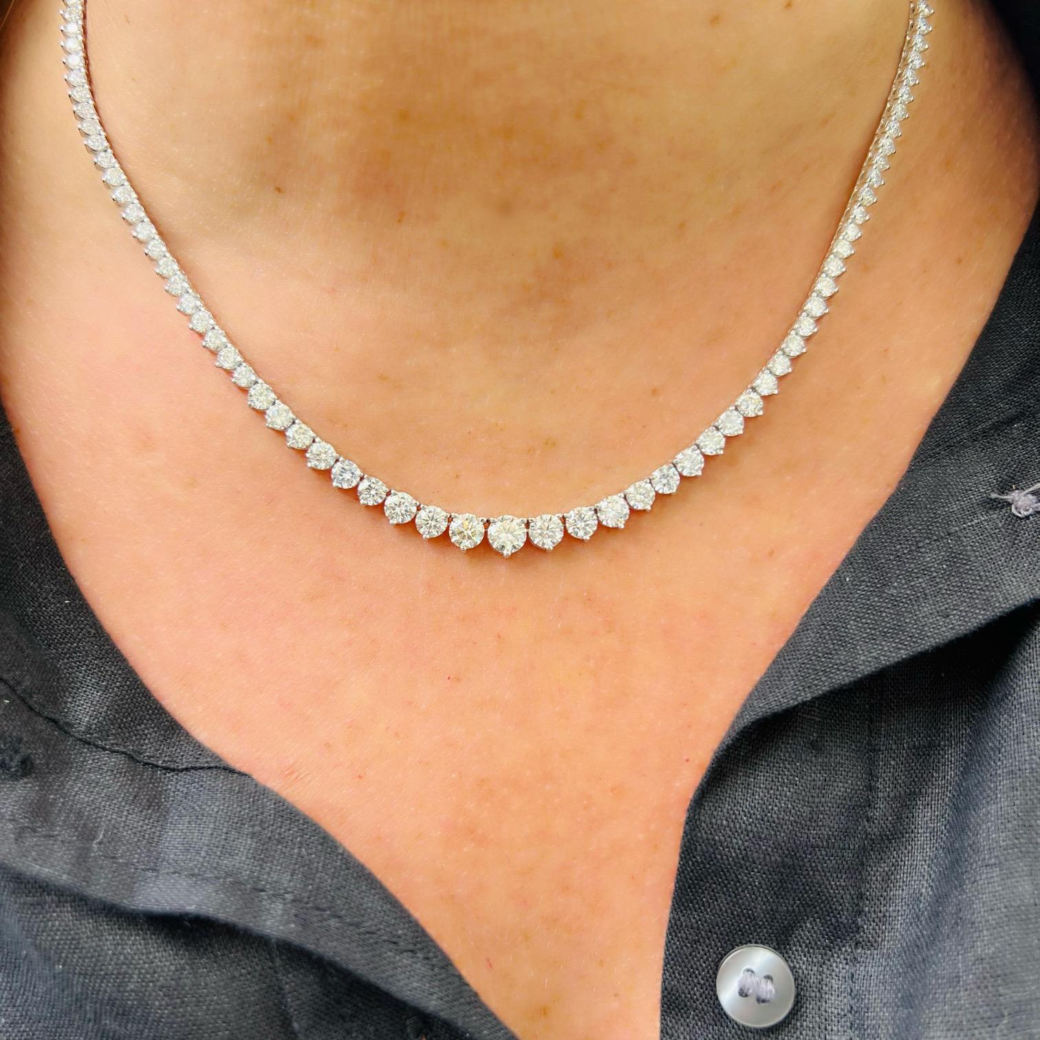Stunning 18kt Graduated Diamond Line Necklace For Sale 2