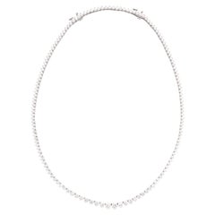 Stunning 18kt Graduated Diamond Line Necklace