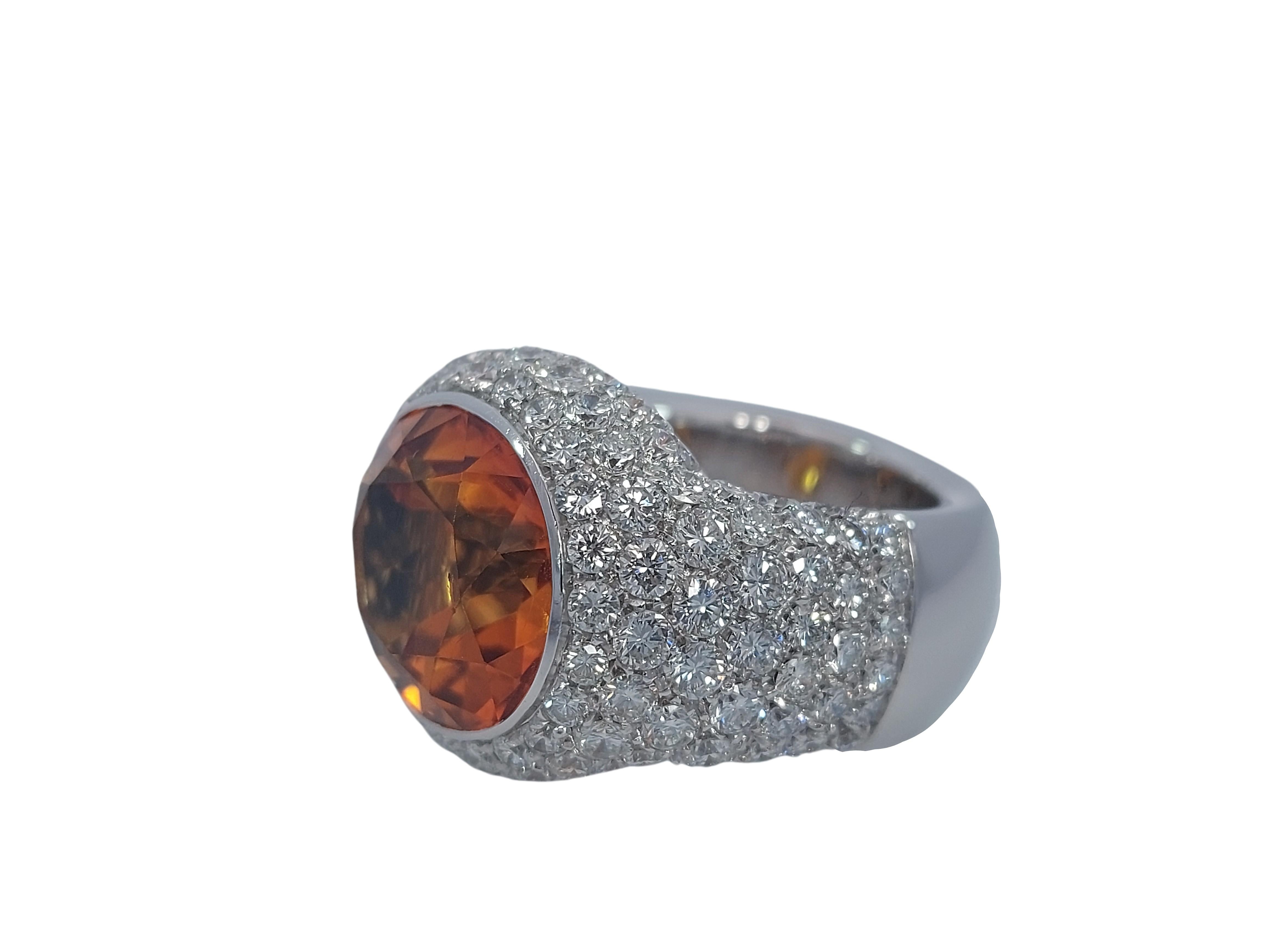 Stunning 18kt Solid White Gold Ring with 6.4ct Diamonds and Big Citrine Stone For Sale 4