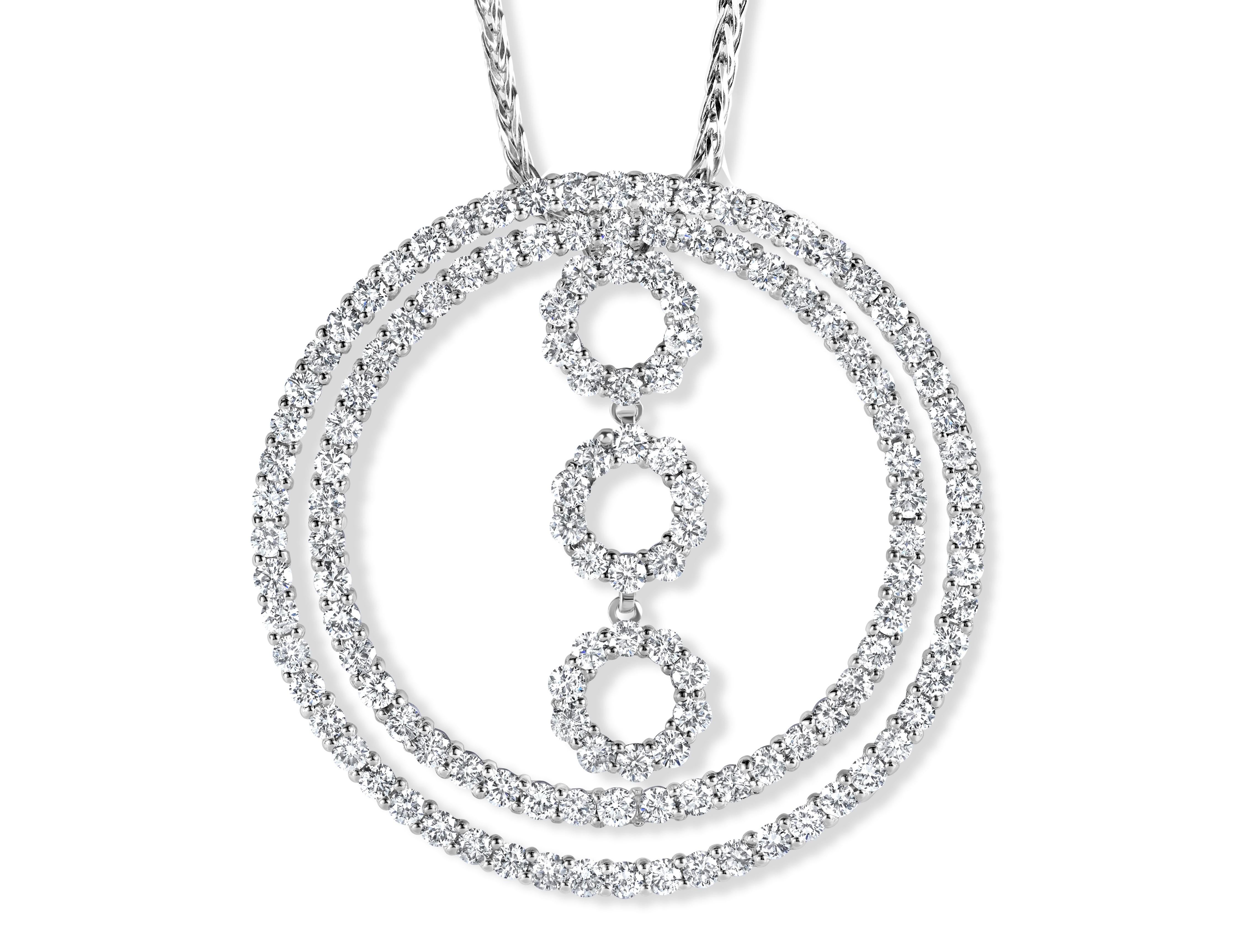Stunning 18kt White Gold 6.73ct. Diamond Pendant With a Thick chain

Diamonds: Brilliant cut together approx. 6.73 ct.

Material: 18kt White gold

Measurements: Diameter pendant 48.0 mm, Chain is 42 cm long

Total weight: 21.0 gram / 0.740 oz / 13.5