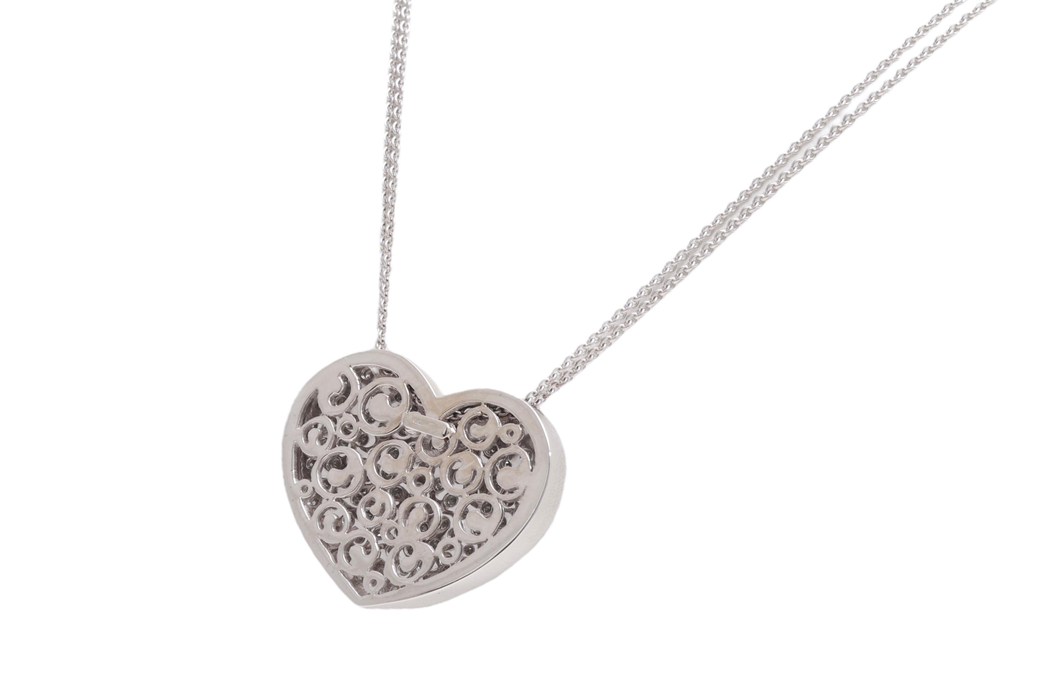 Brilliant Cut Stunning 18kt White Gold Heart Shaped Necklace Set with 3.40ct Diamonds For Sale