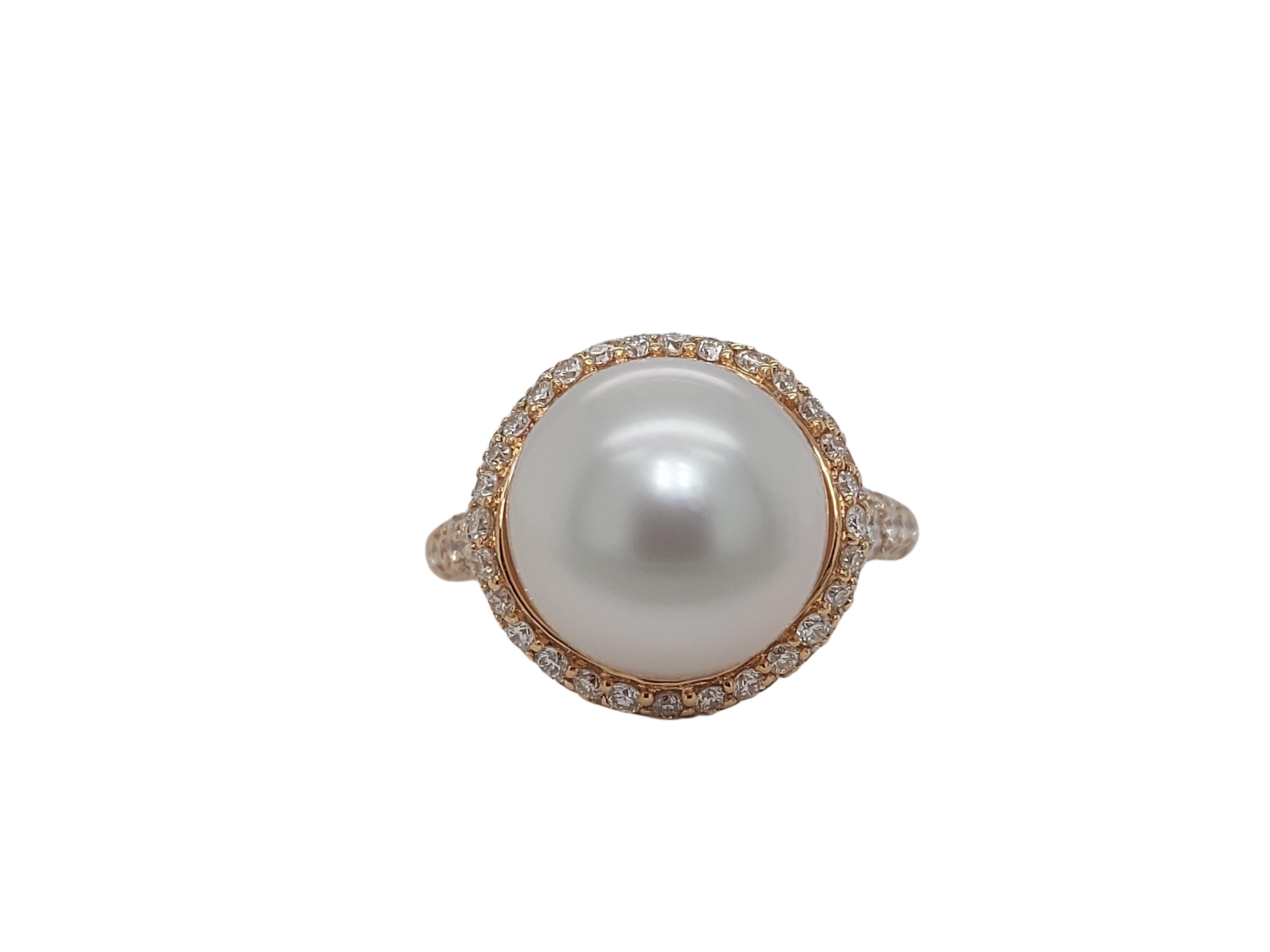 Stunning 18kt Yellow Gold Ring with Pearl & 1.38ct Diamonds For Sale 4