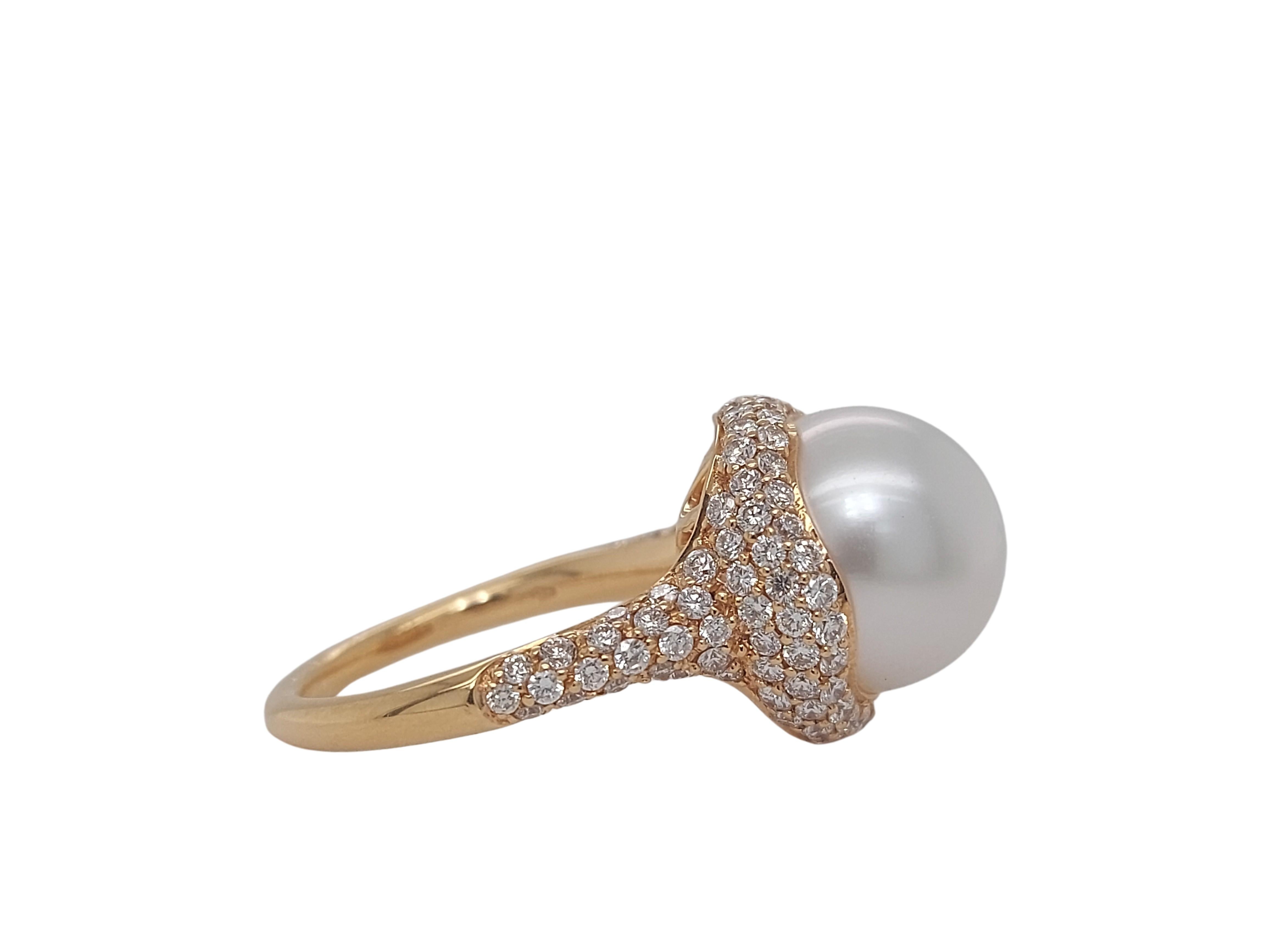 Artisan Stunning 18kt Yellow Gold Ring with Pearl & 1.38ct Diamonds For Sale