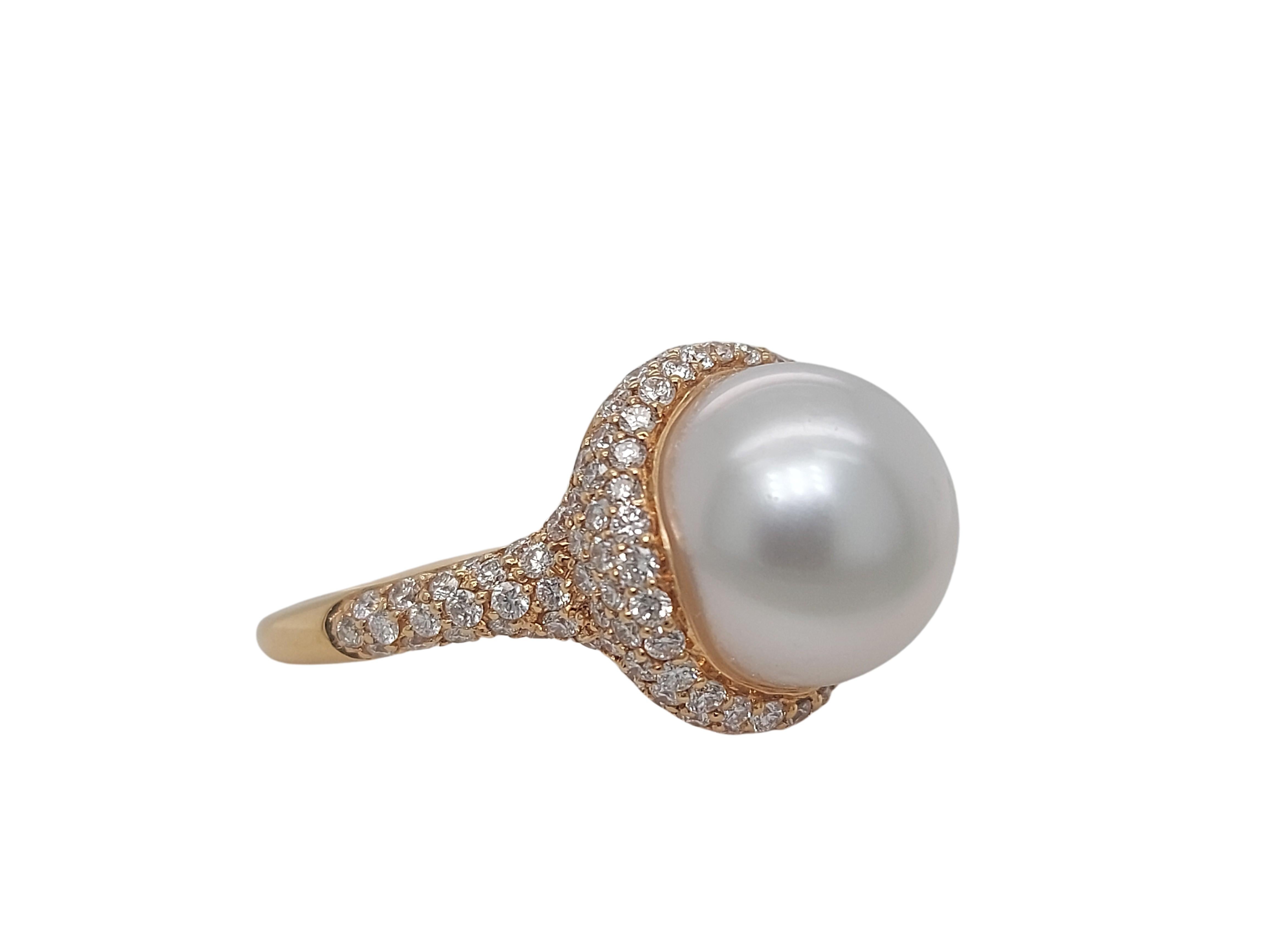 Stunning 18kt Yellow Gold Ring with Pearl & 1.38ct Diamonds In New Condition For Sale In Antwerp, BE
